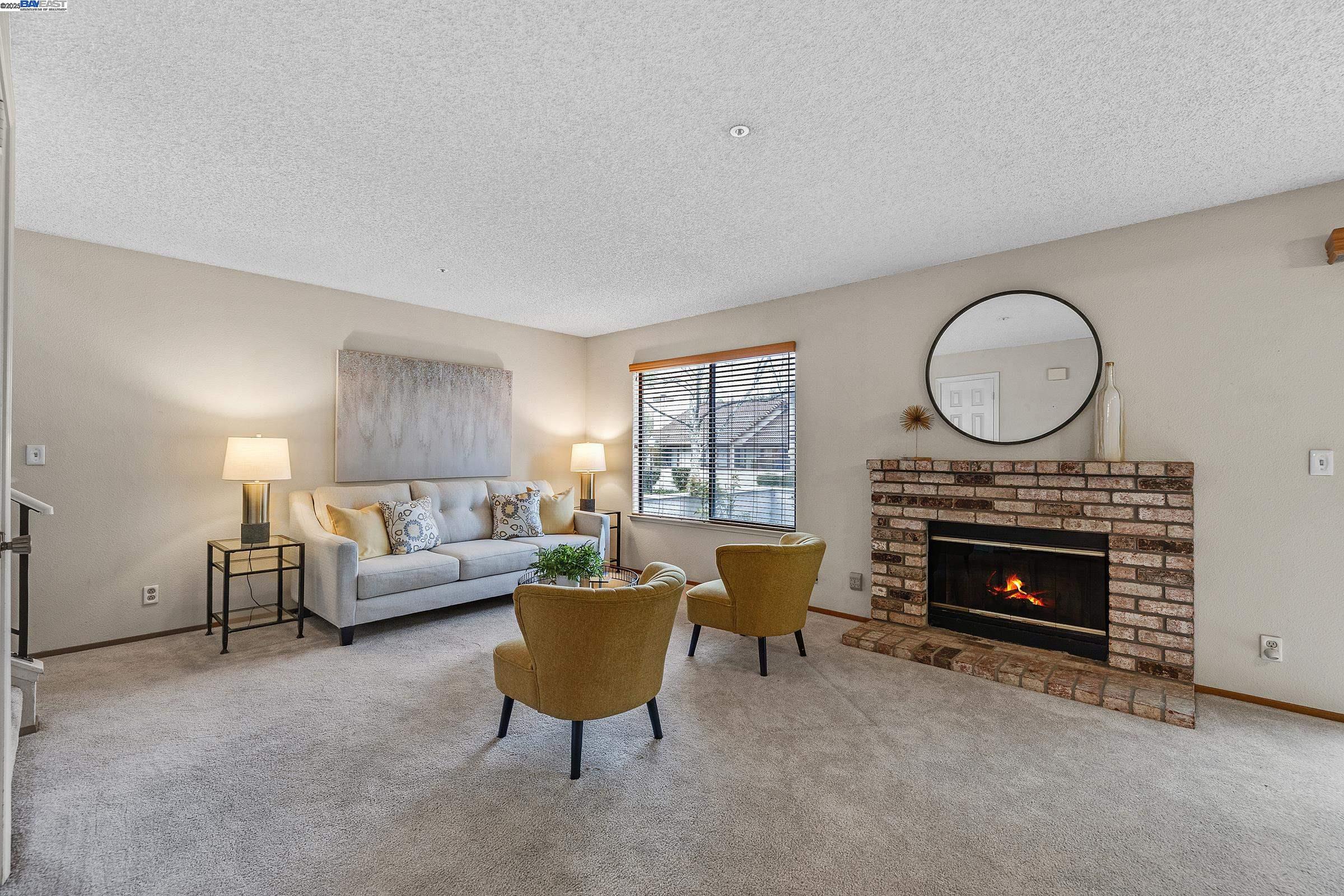 344 Charlotte Common