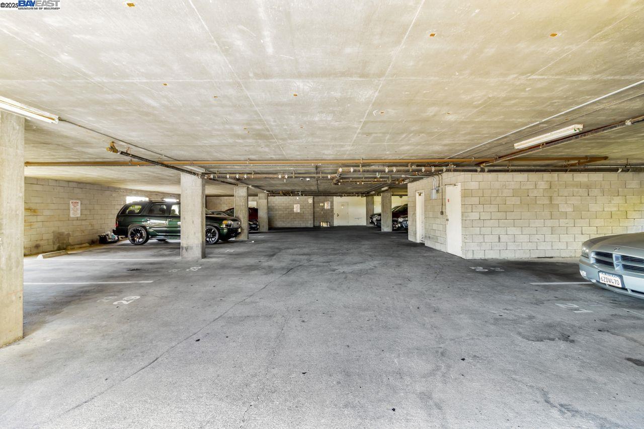 2021 Market Ave # 211