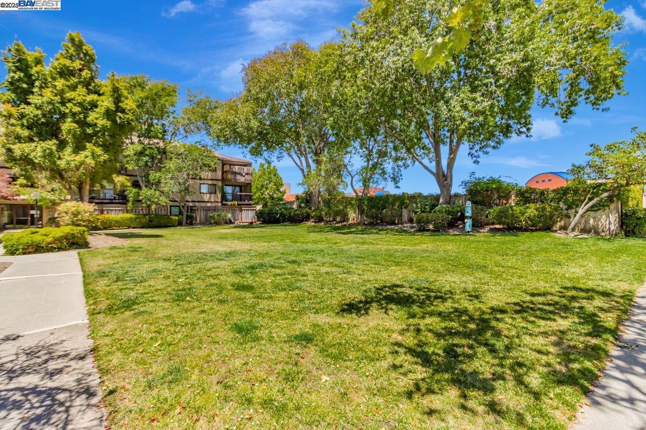 2021 Market Ave # 211