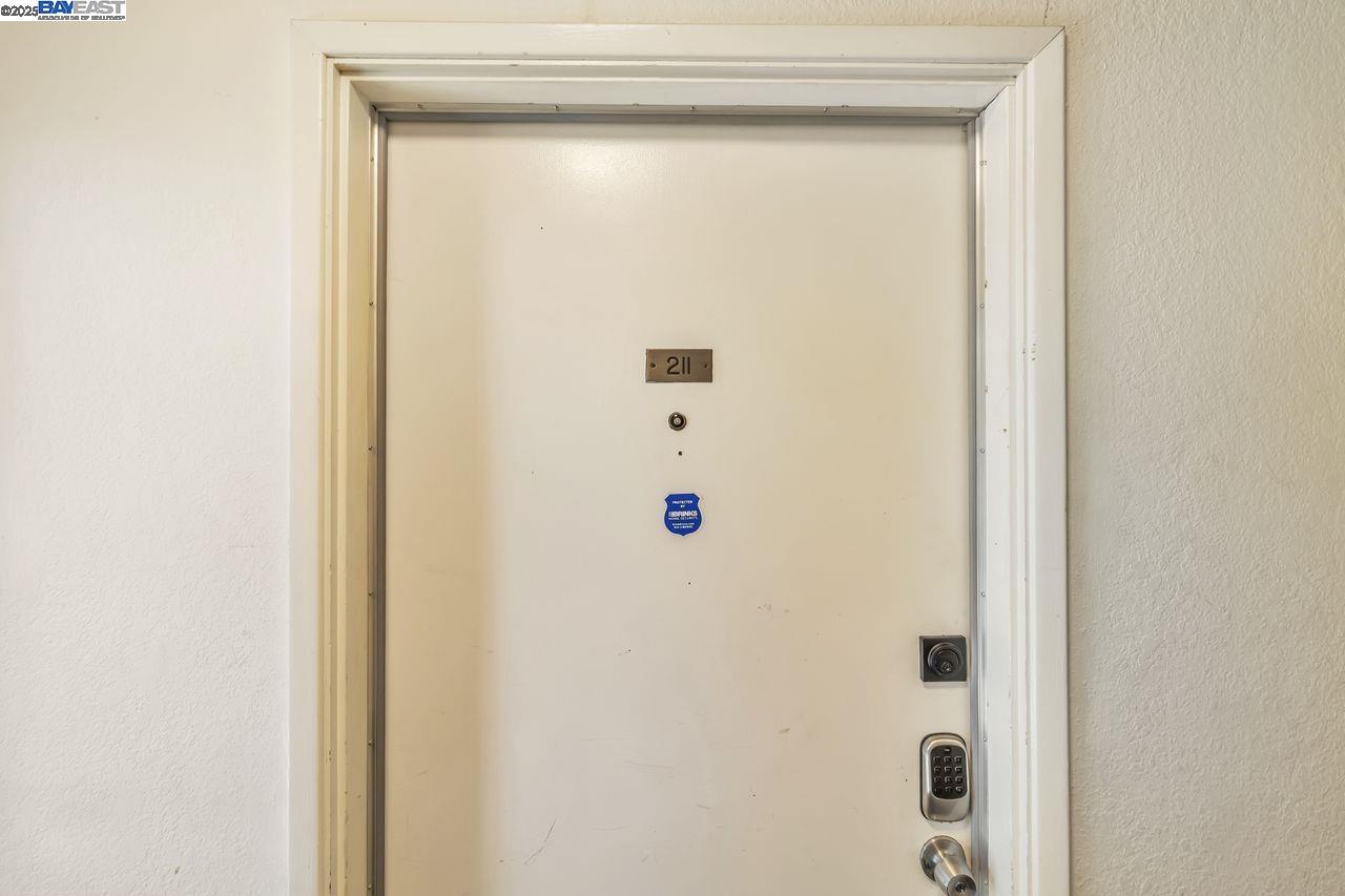 2021 Market Ave # 211