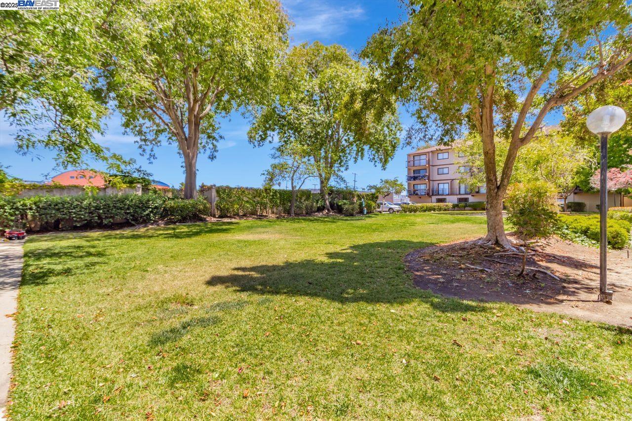 2021 Market Ave # 211