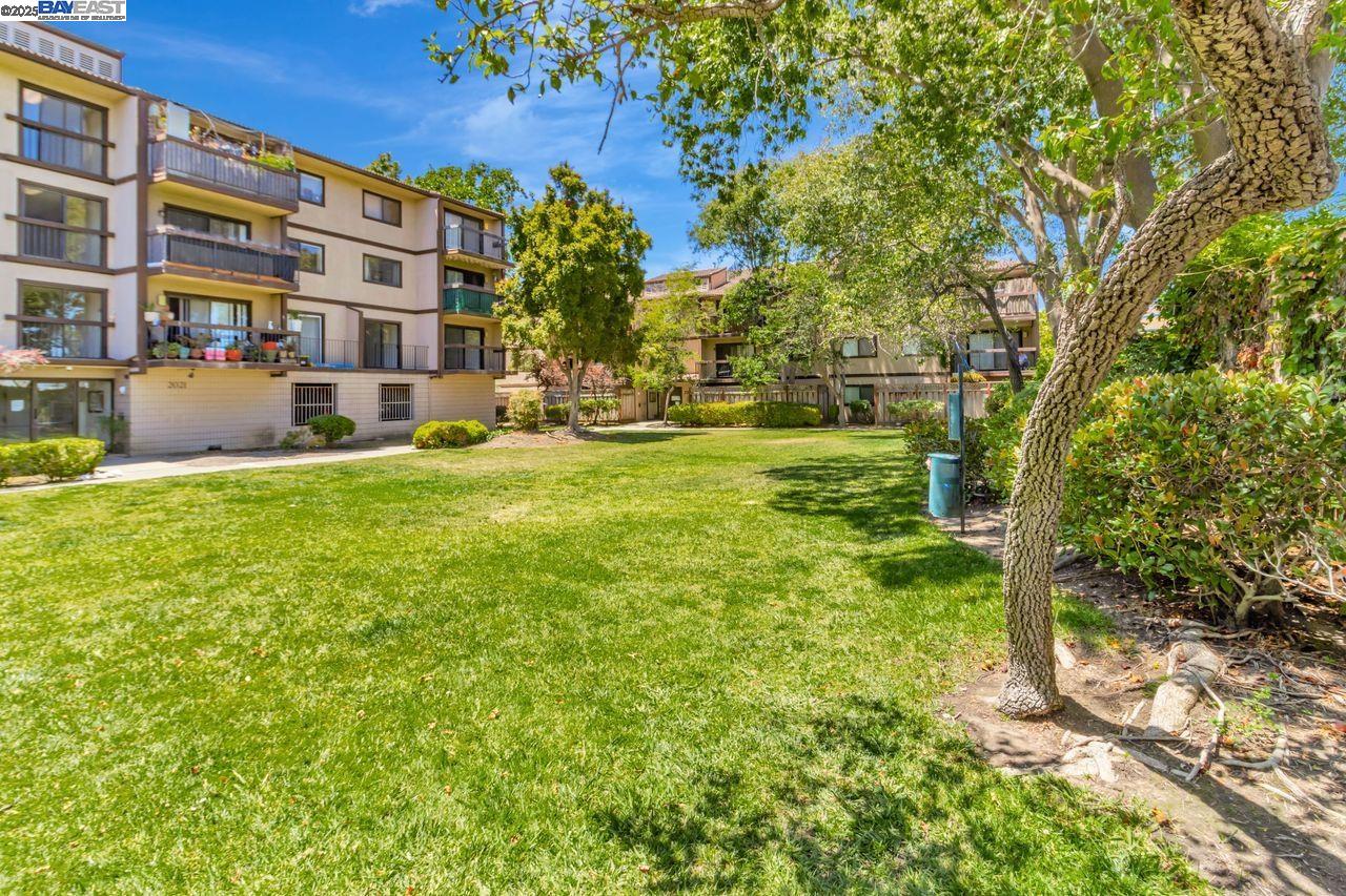 2021 Market Ave # 211