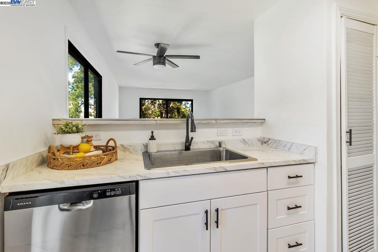 2021 Market Ave # 211