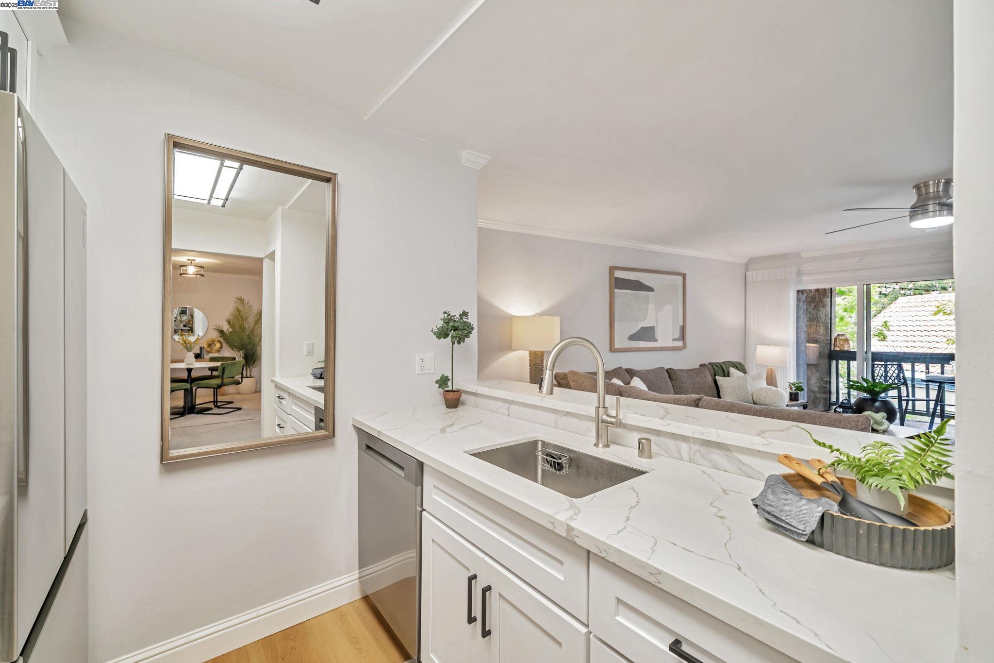 1087 Murrieta Blvd # 244