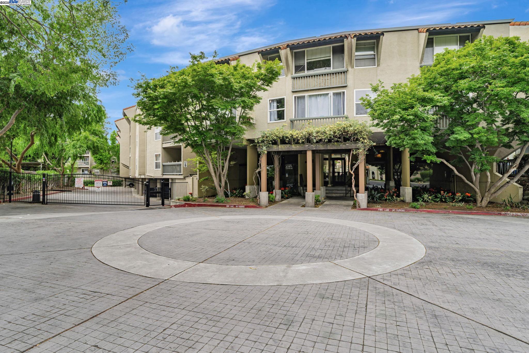 1087 Murrieta Blvd # 244