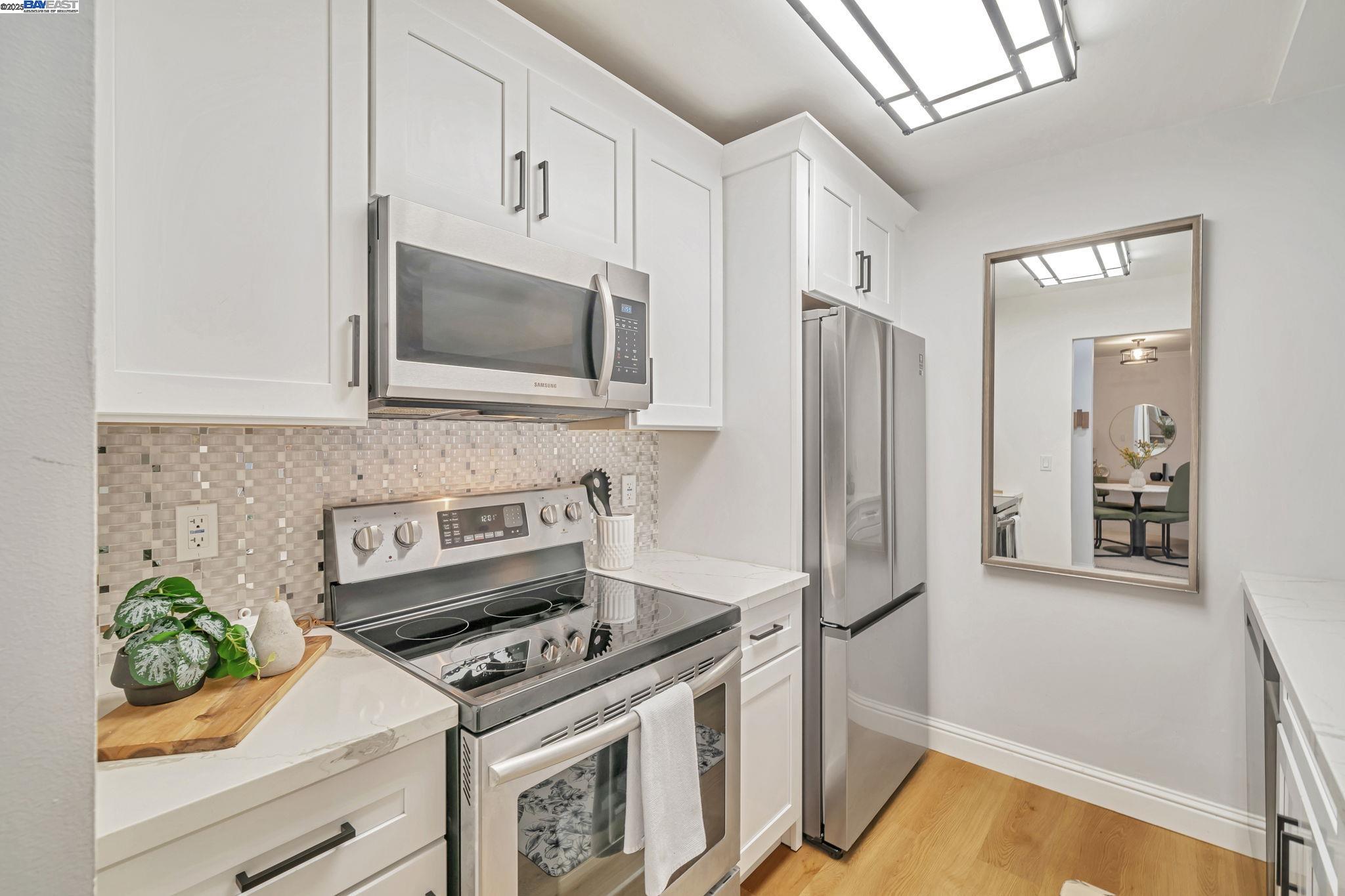 1087 Murrieta Blvd # 244