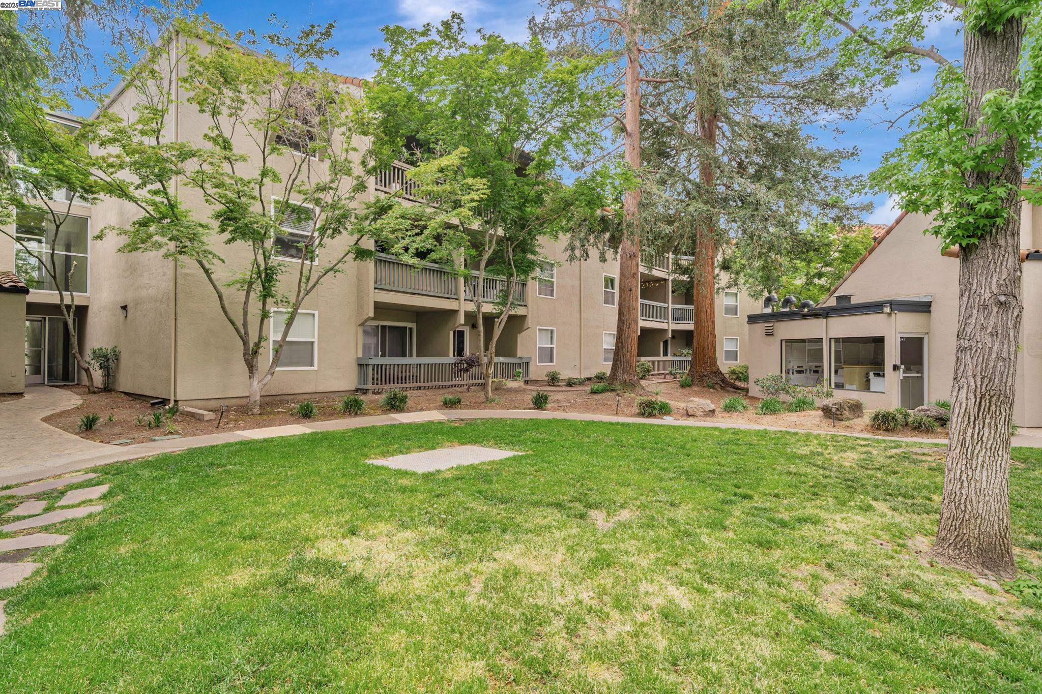 1087 Murrieta Blvd # 244