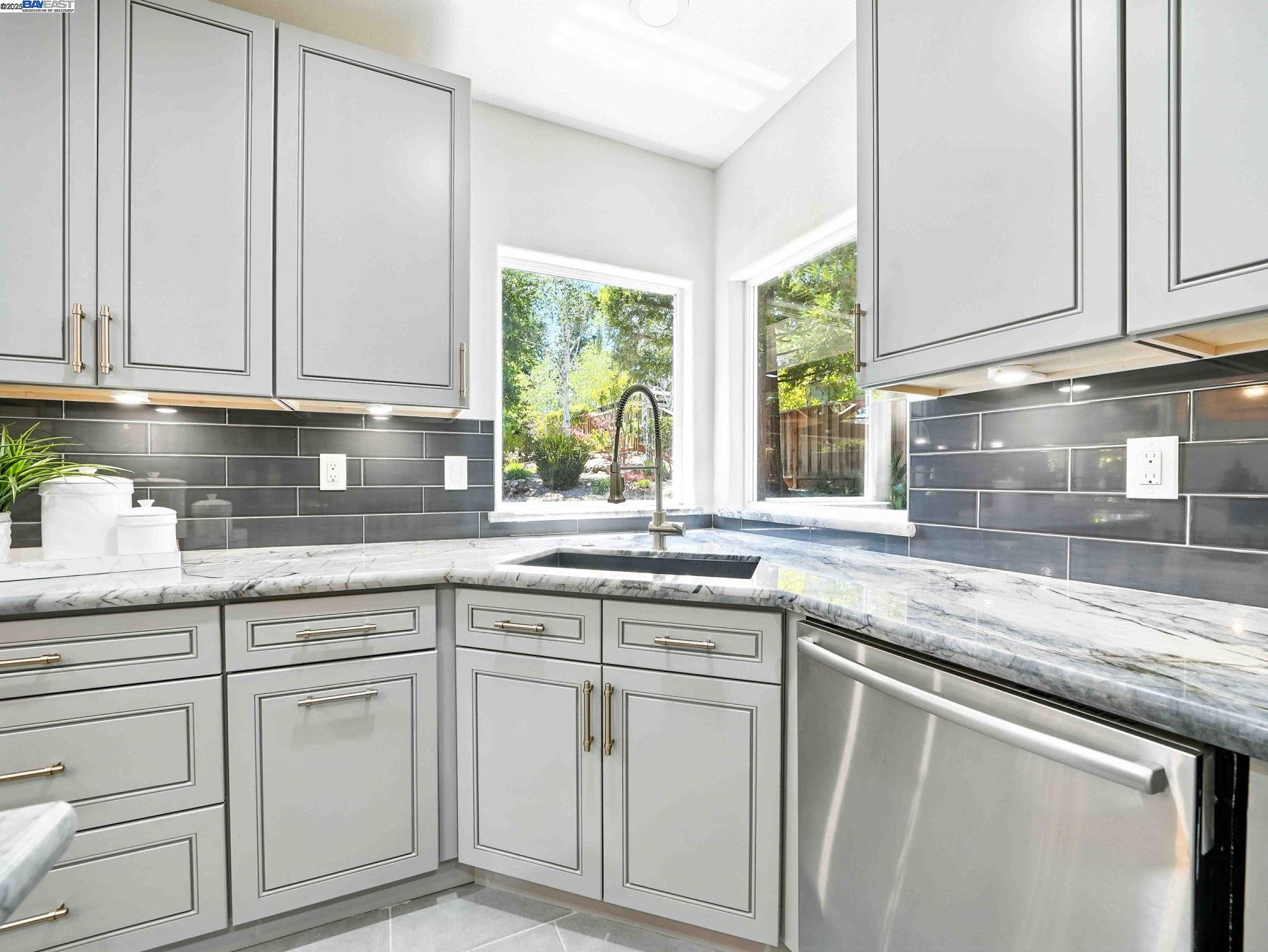 2153 Vintage Ln