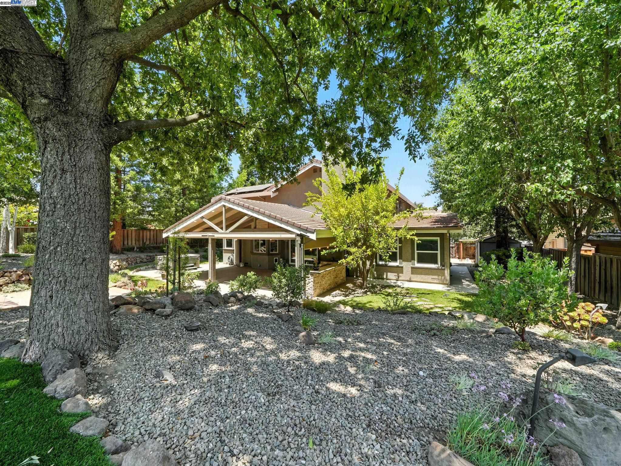 2153 Vintage Ln