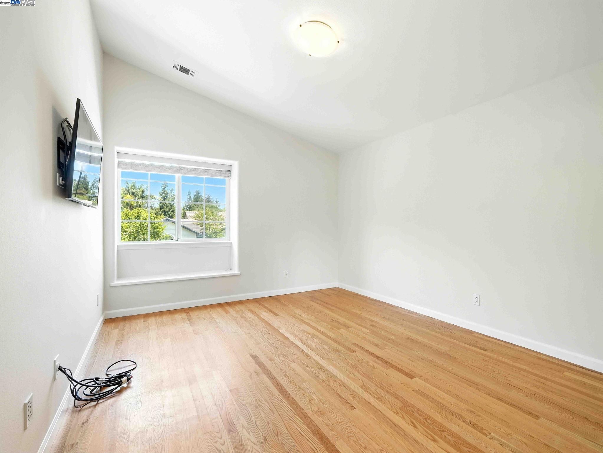 2153 Vintage Ln