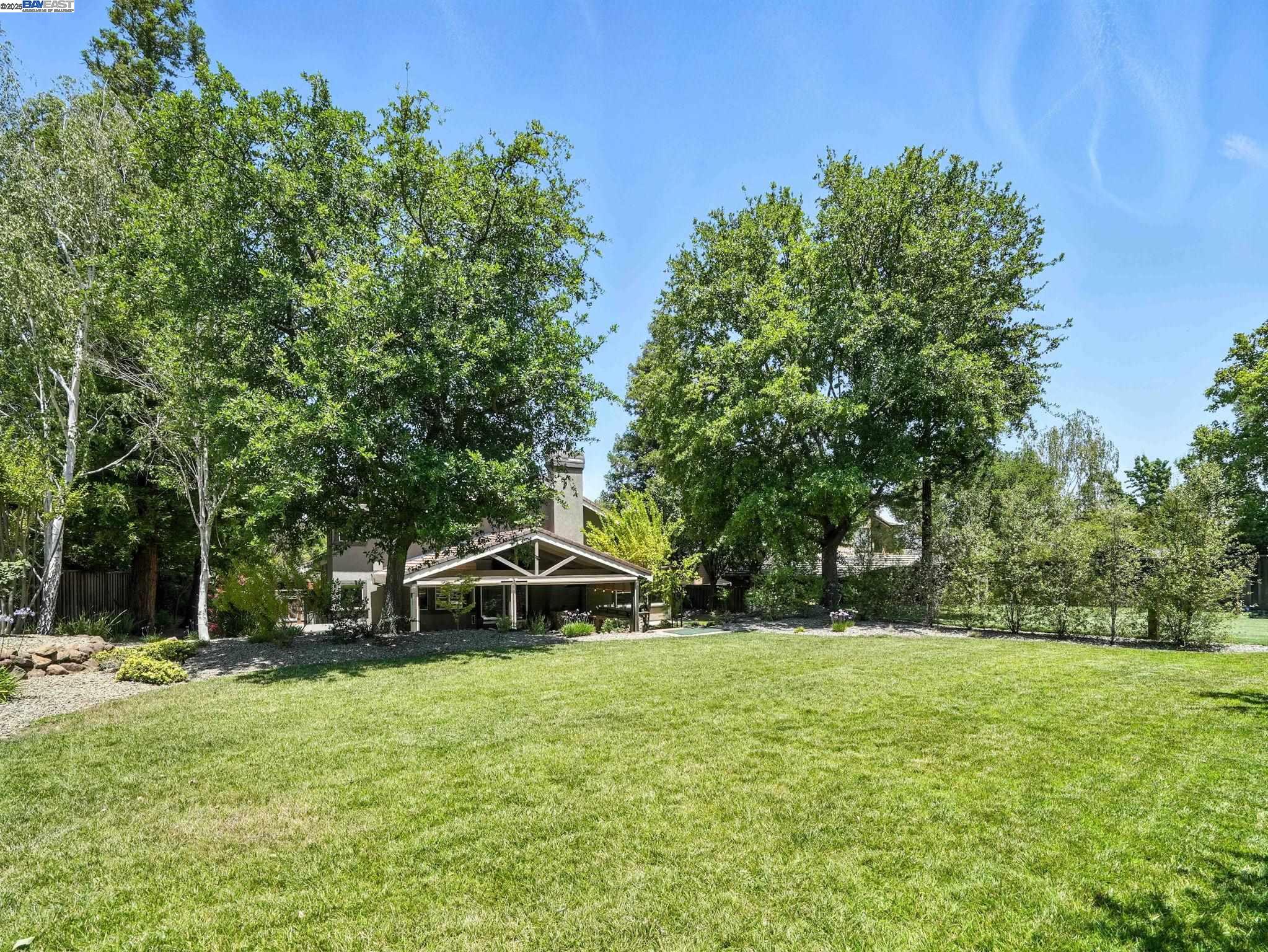 2153 Vintage Ln