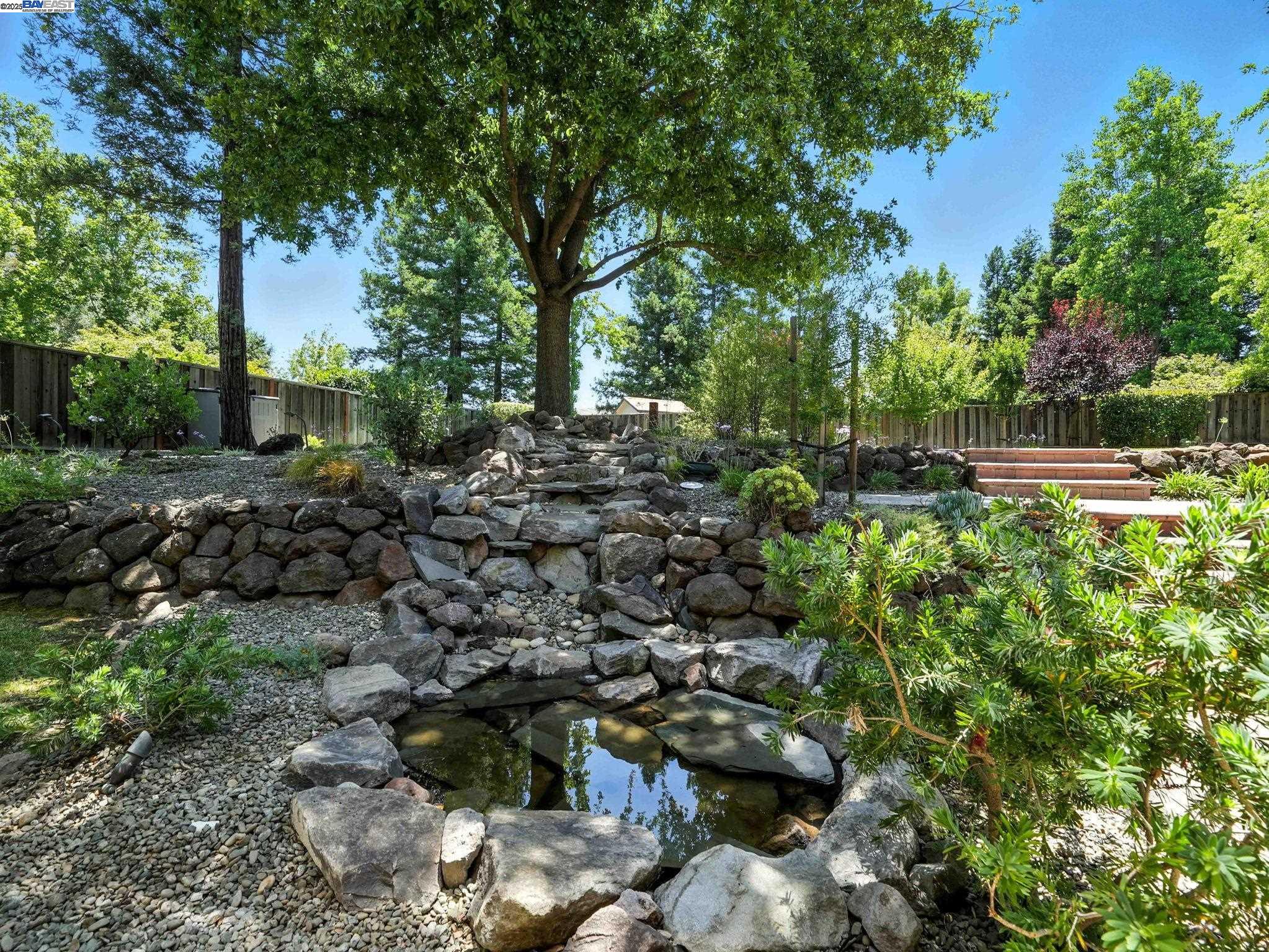 2153 Vintage Ln