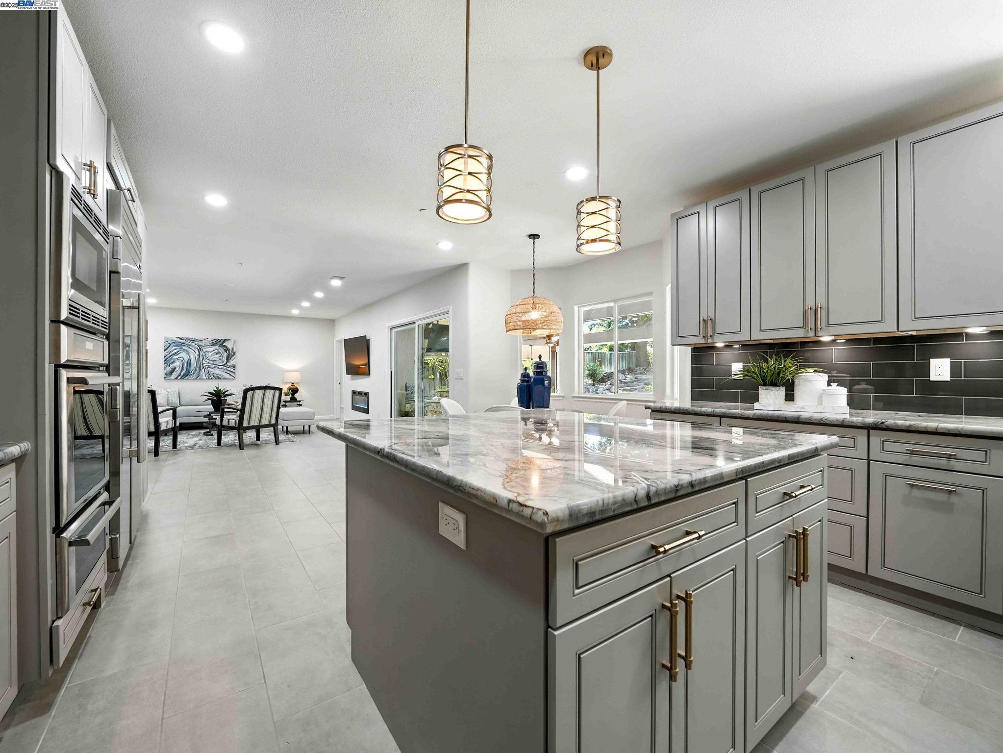2153 Vintage Ln