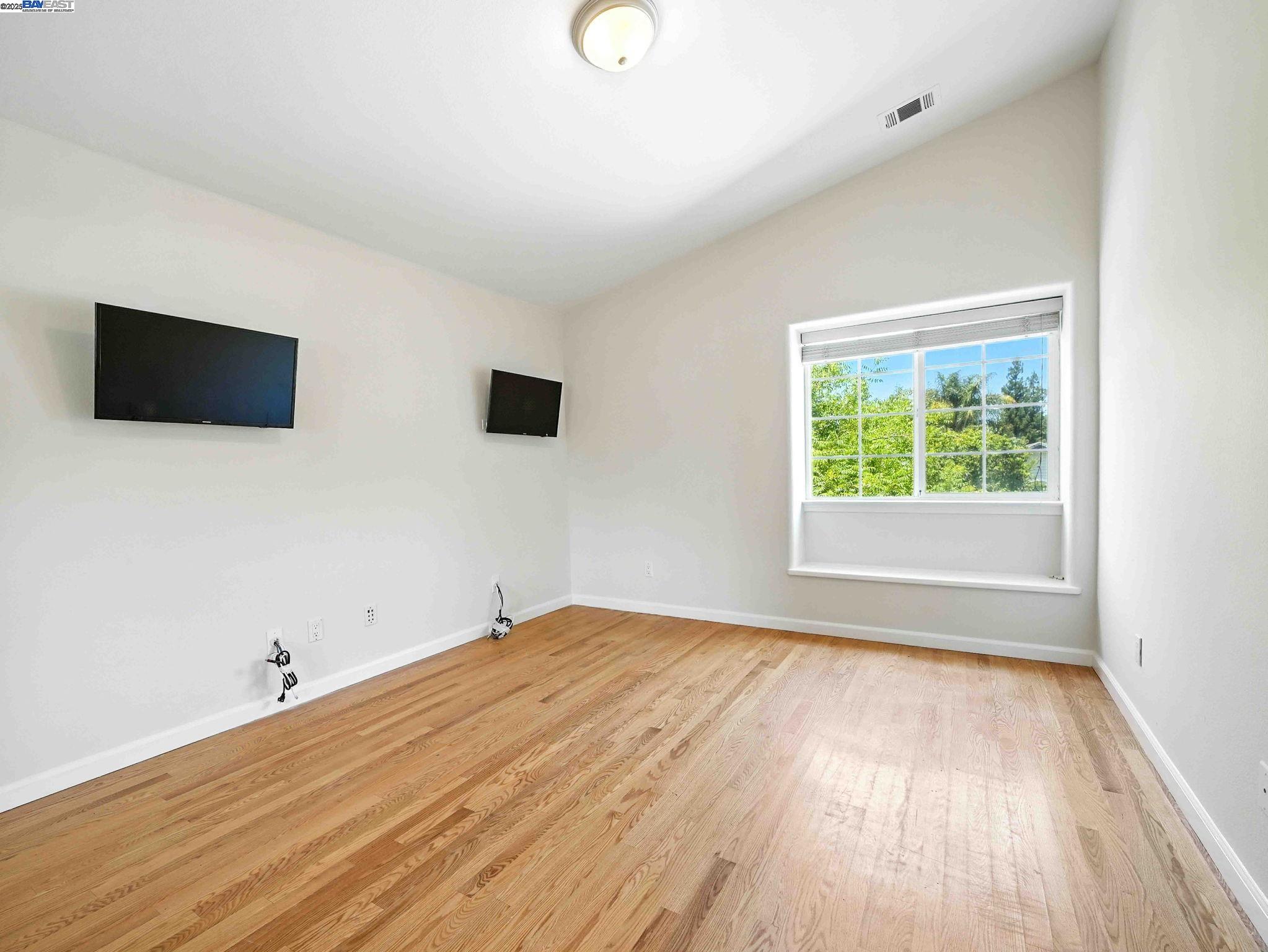2153 Vintage Ln