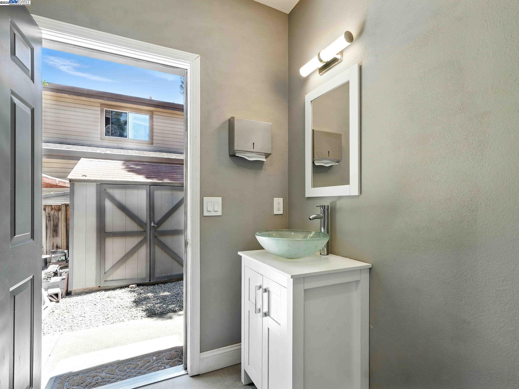 2153 Vintage Ln