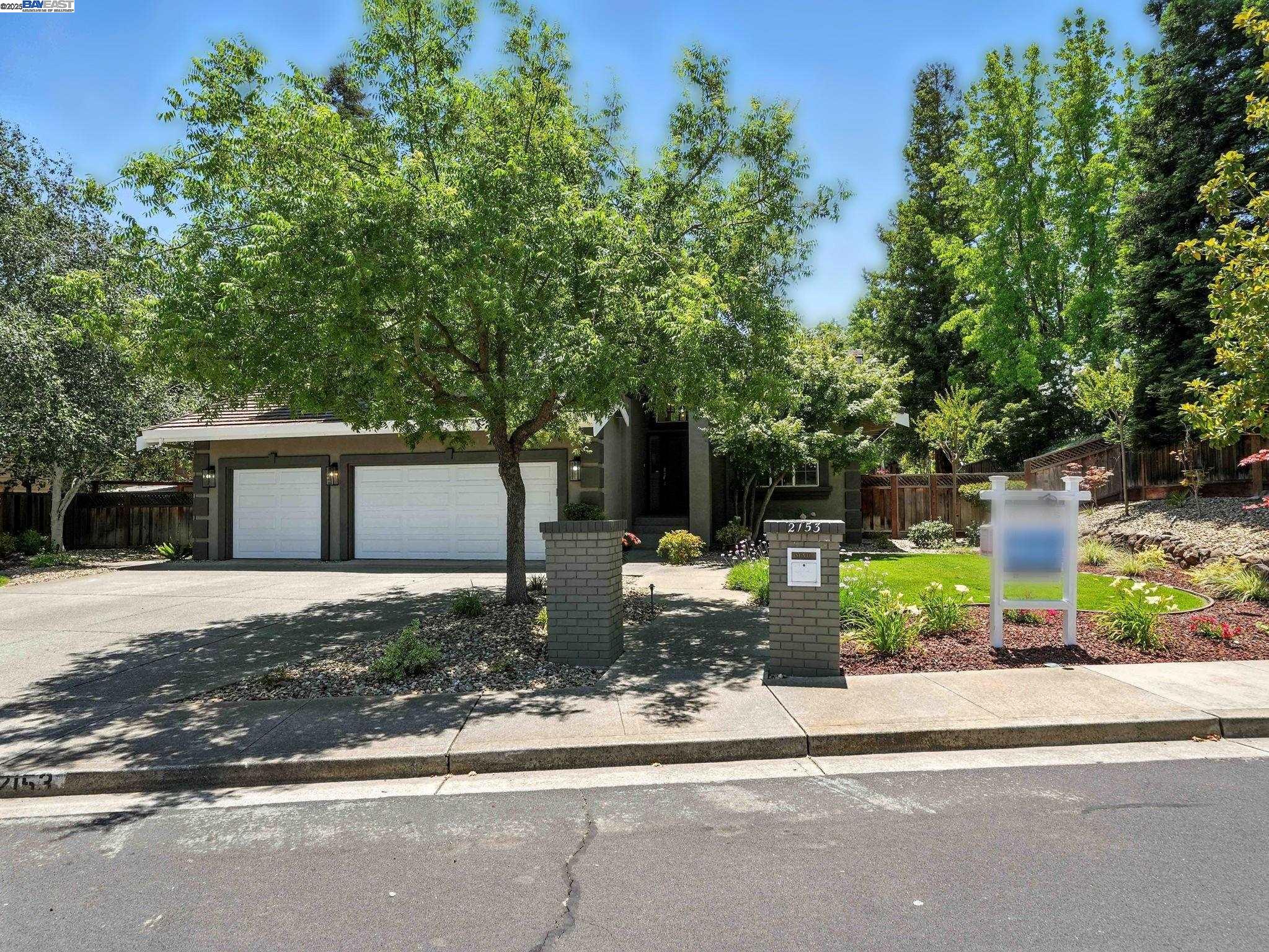 2153 Vintage Ln