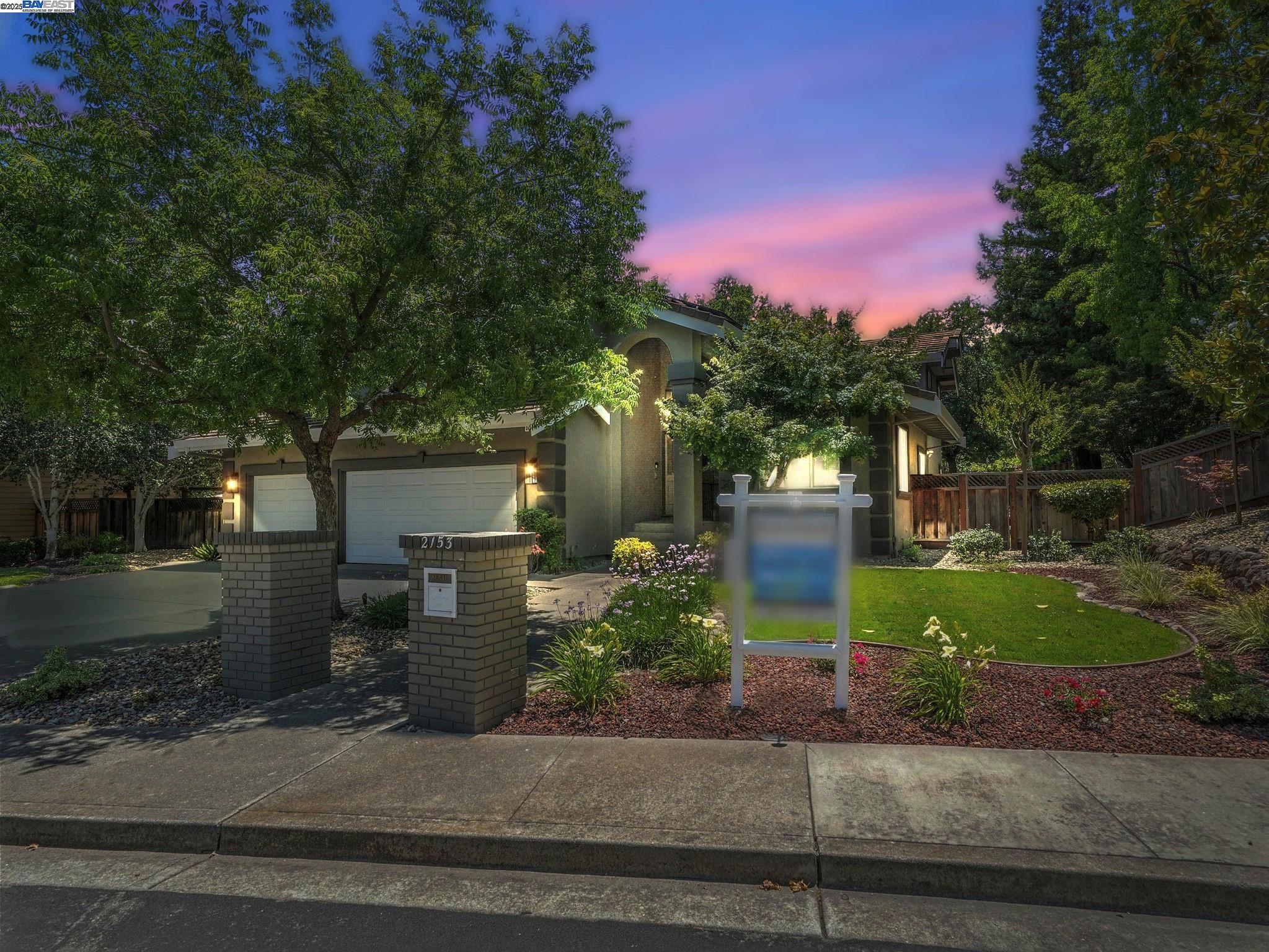 2153 Vintage Ln