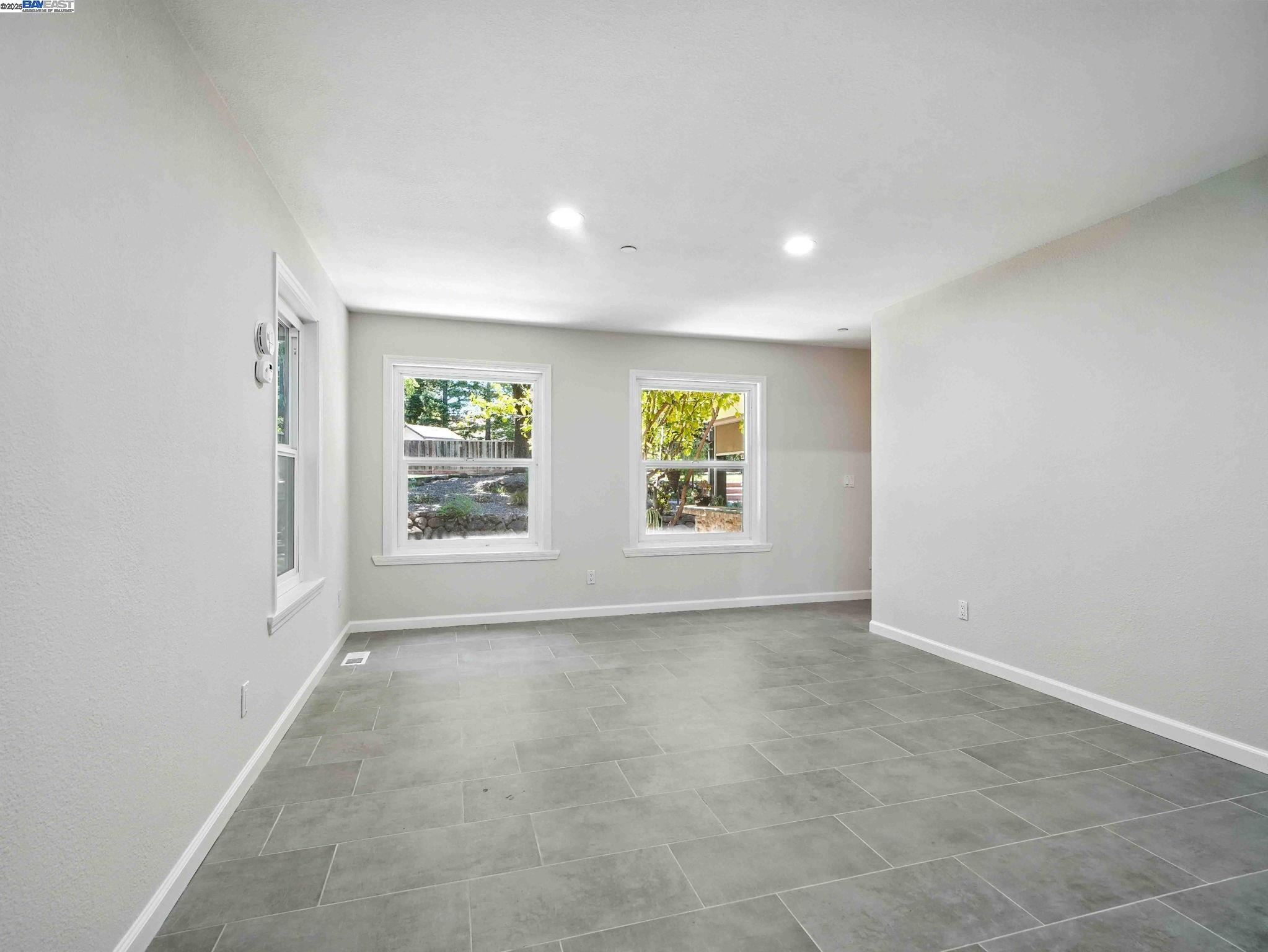2153 Vintage Ln