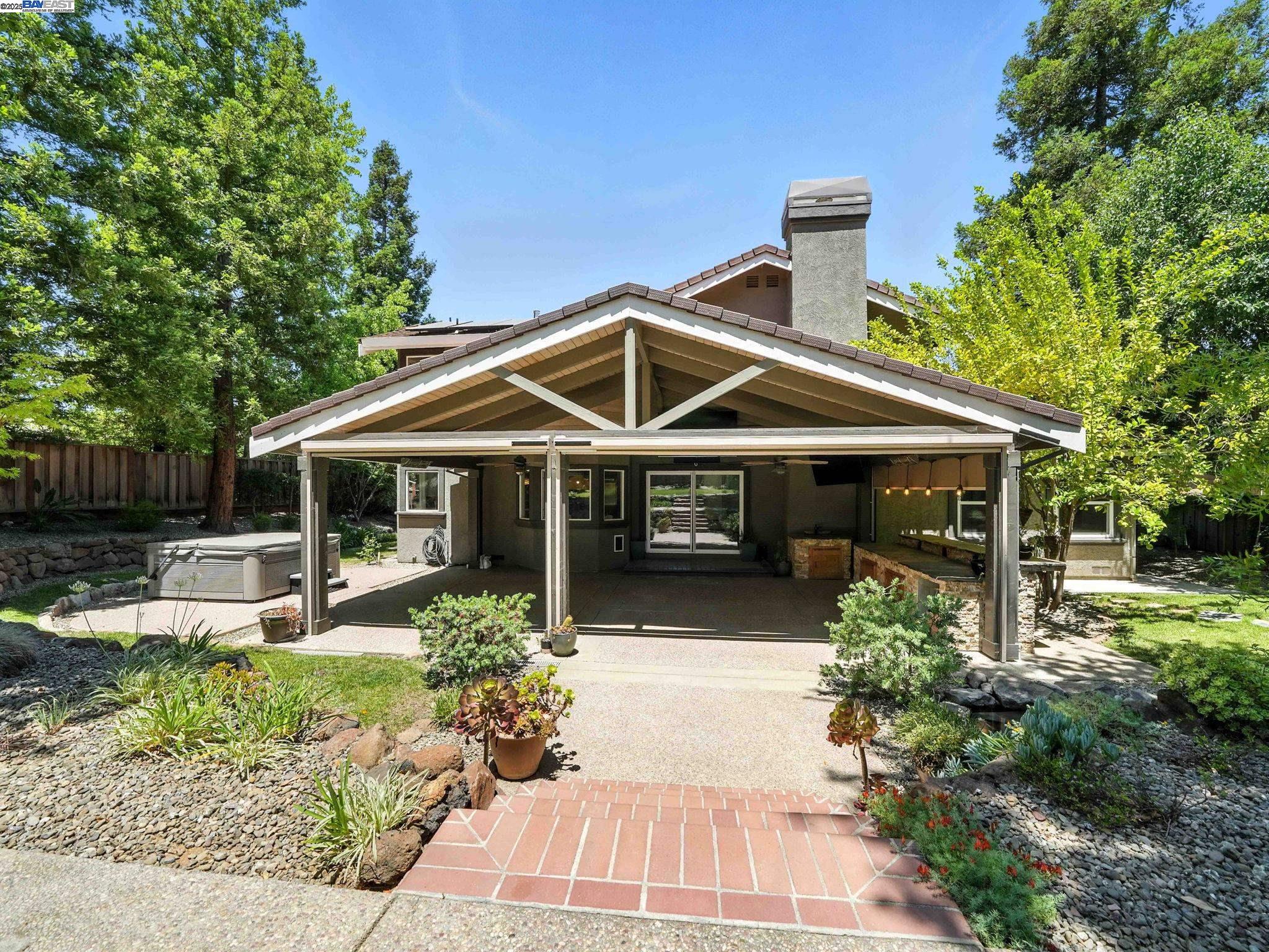 2153 Vintage Ln