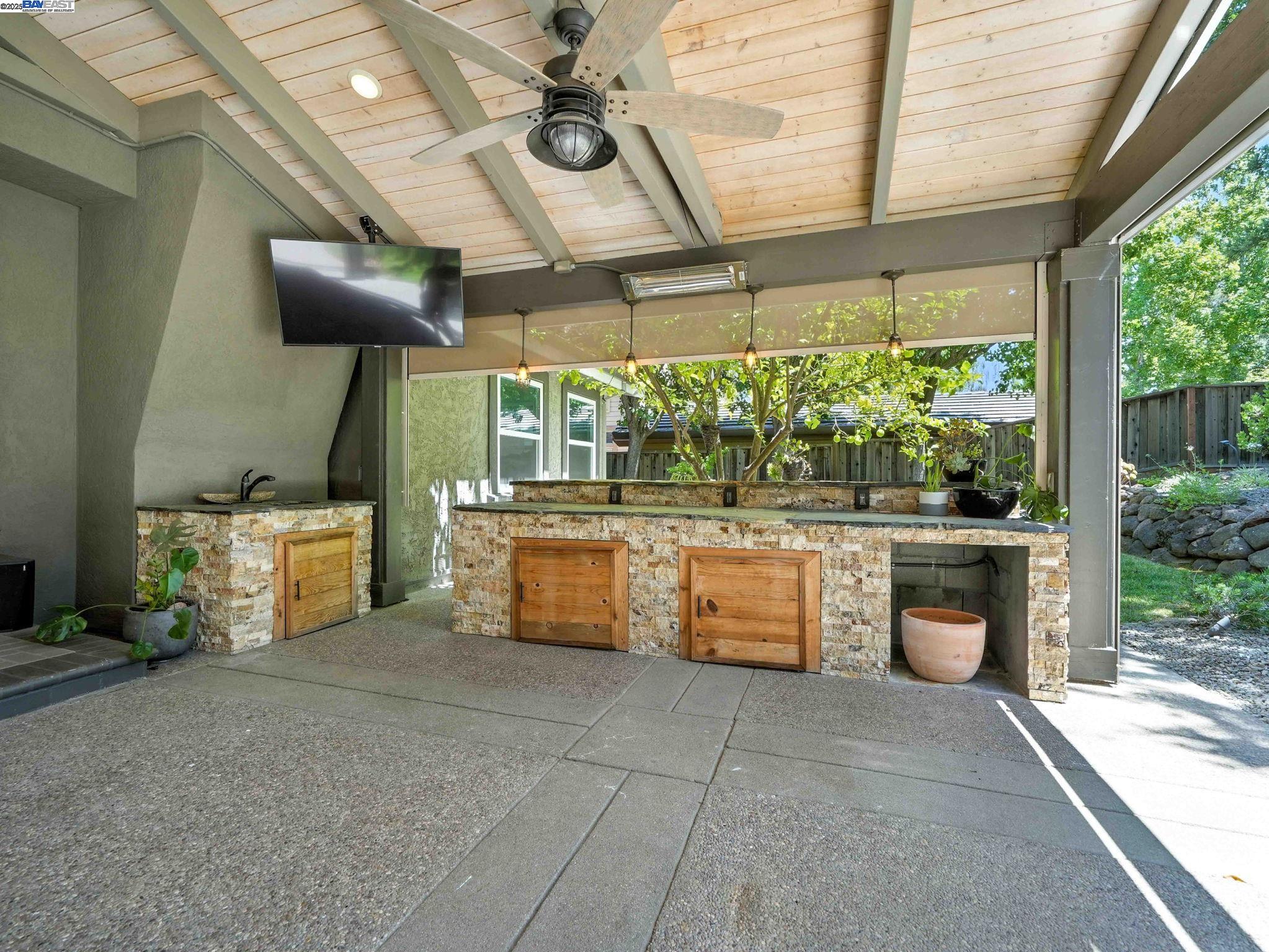 2153 Vintage Ln