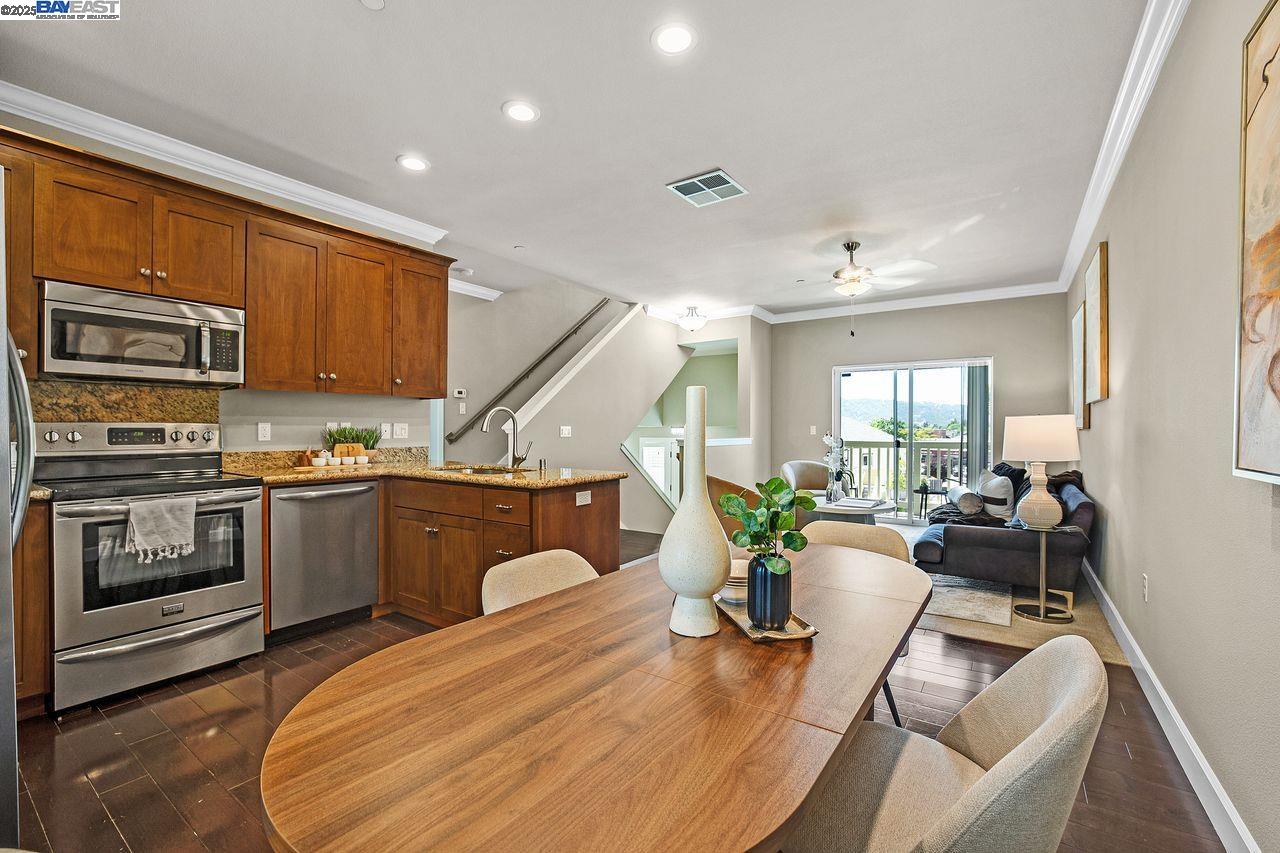200 Valletta Ln