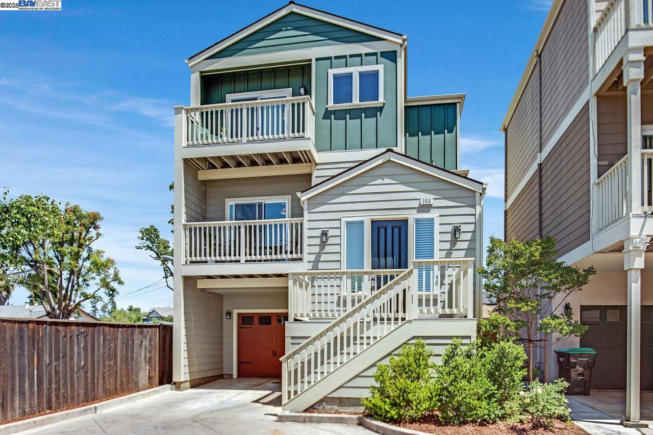 200 Valletta Ln