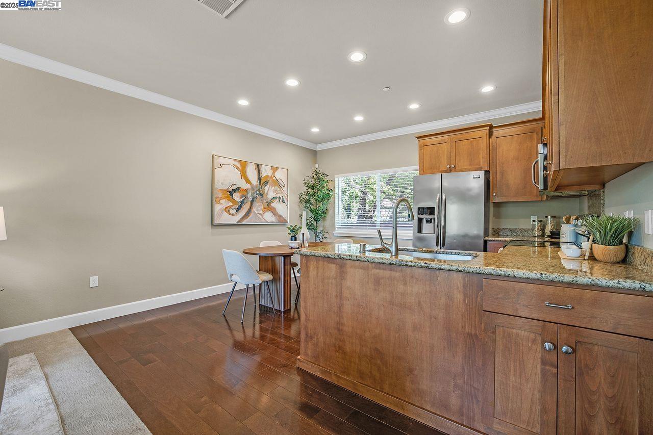 200 Valletta Ln