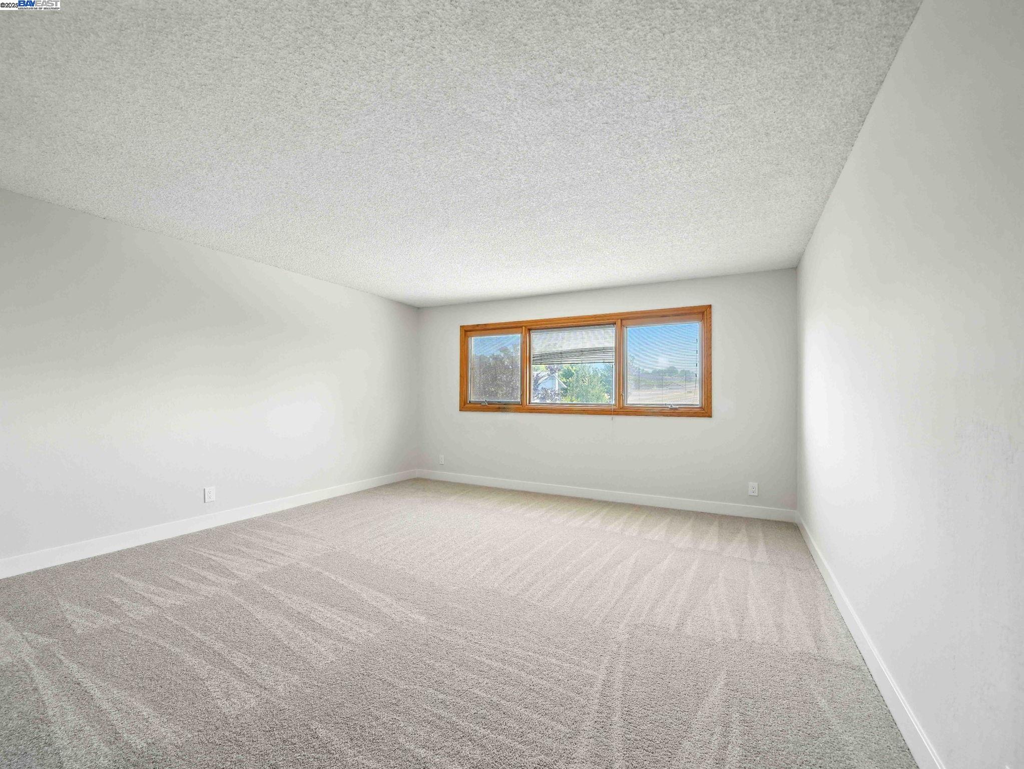 2858 Superior Dr