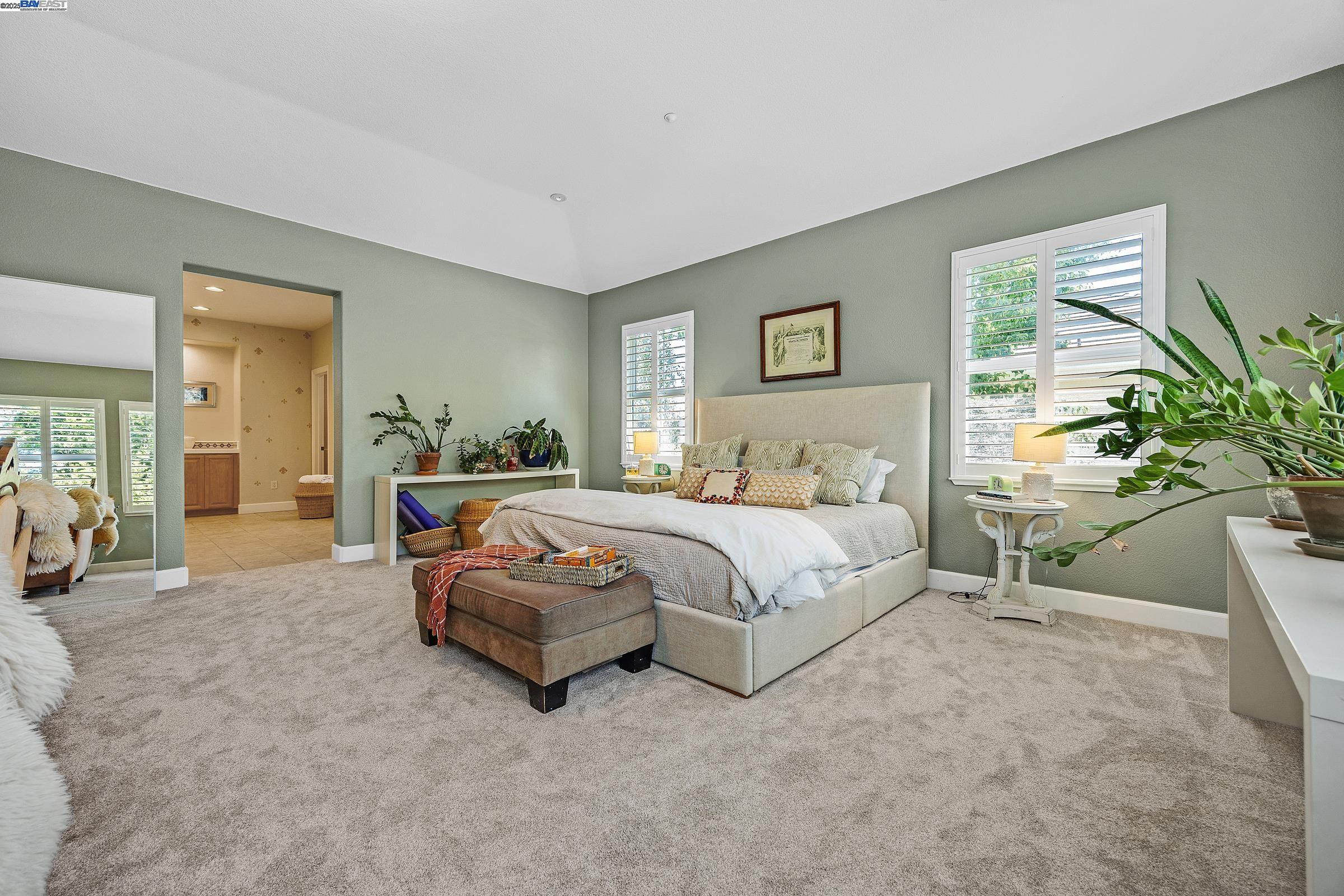 2461 Ancona Cir