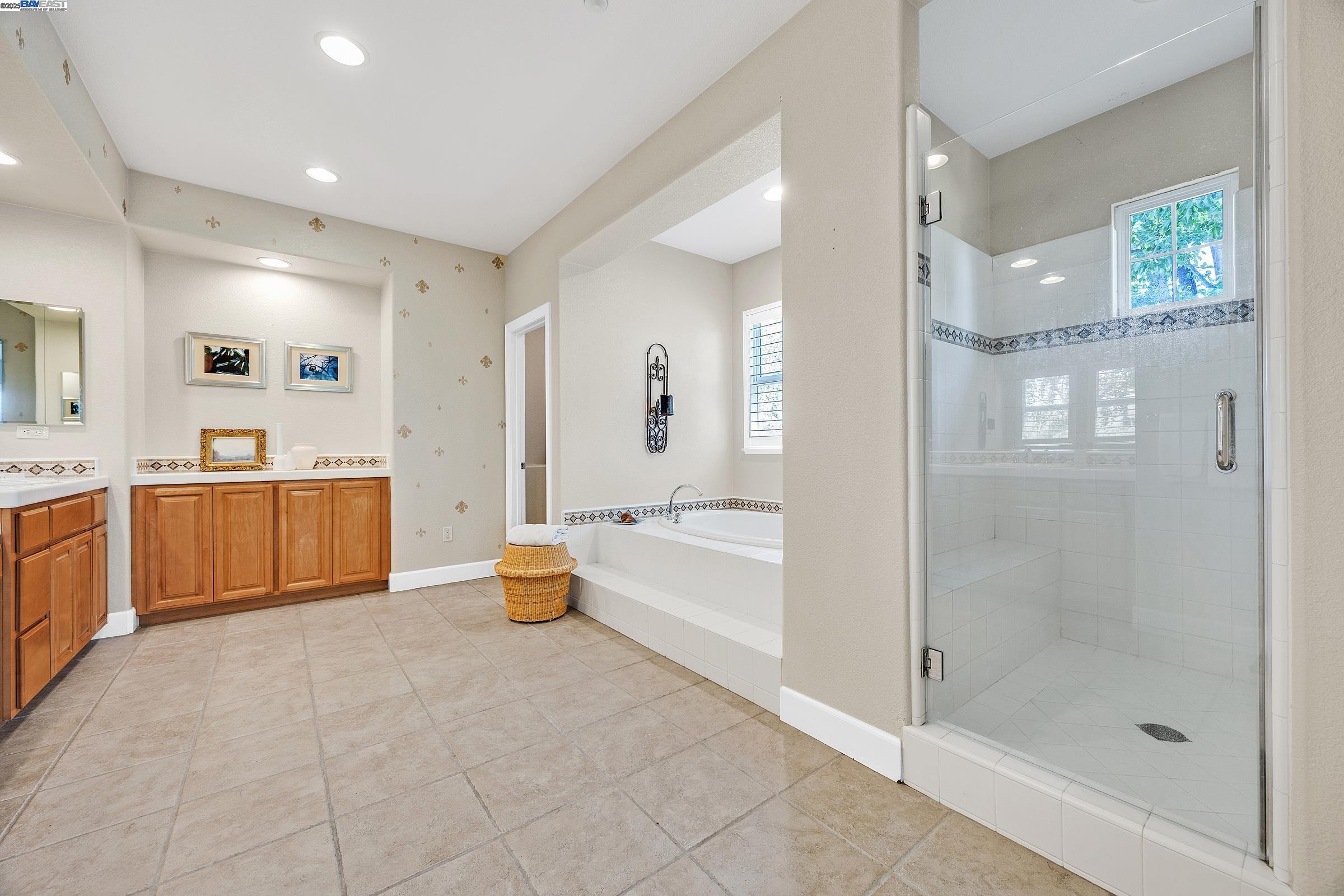2461 Ancona Cir