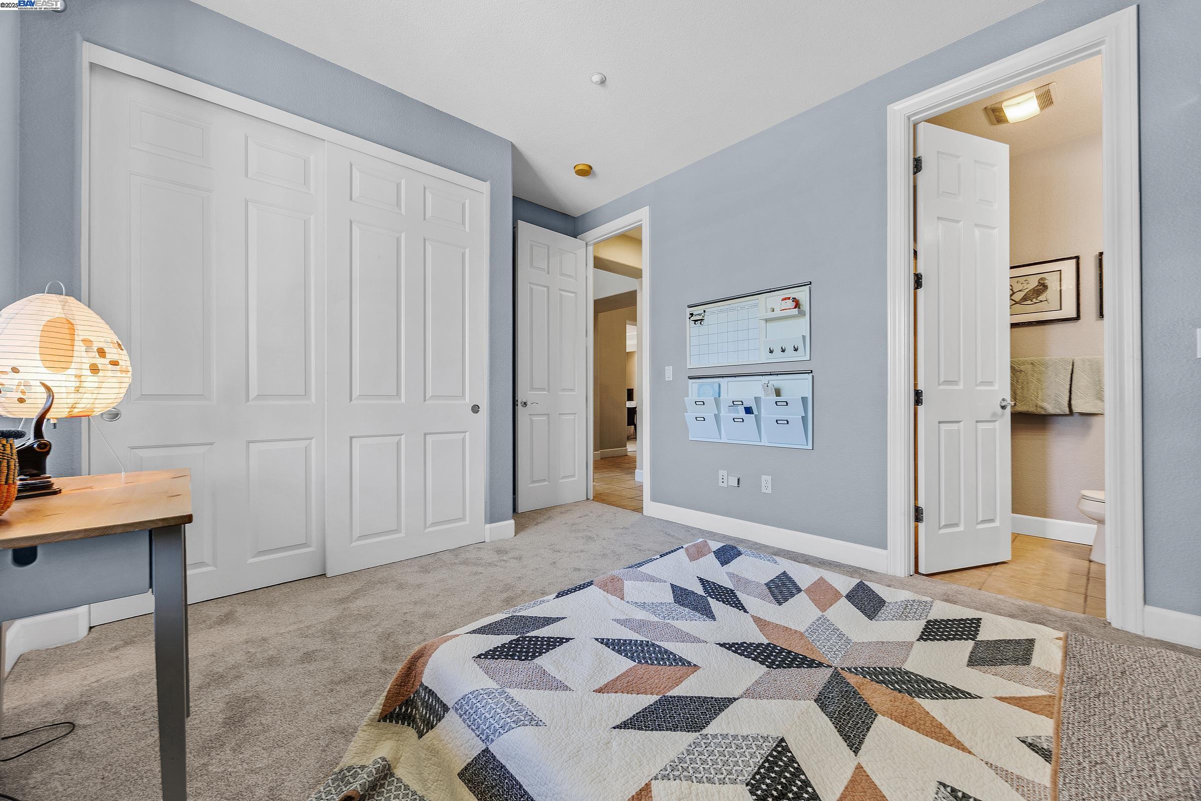 2461 Ancona Cir