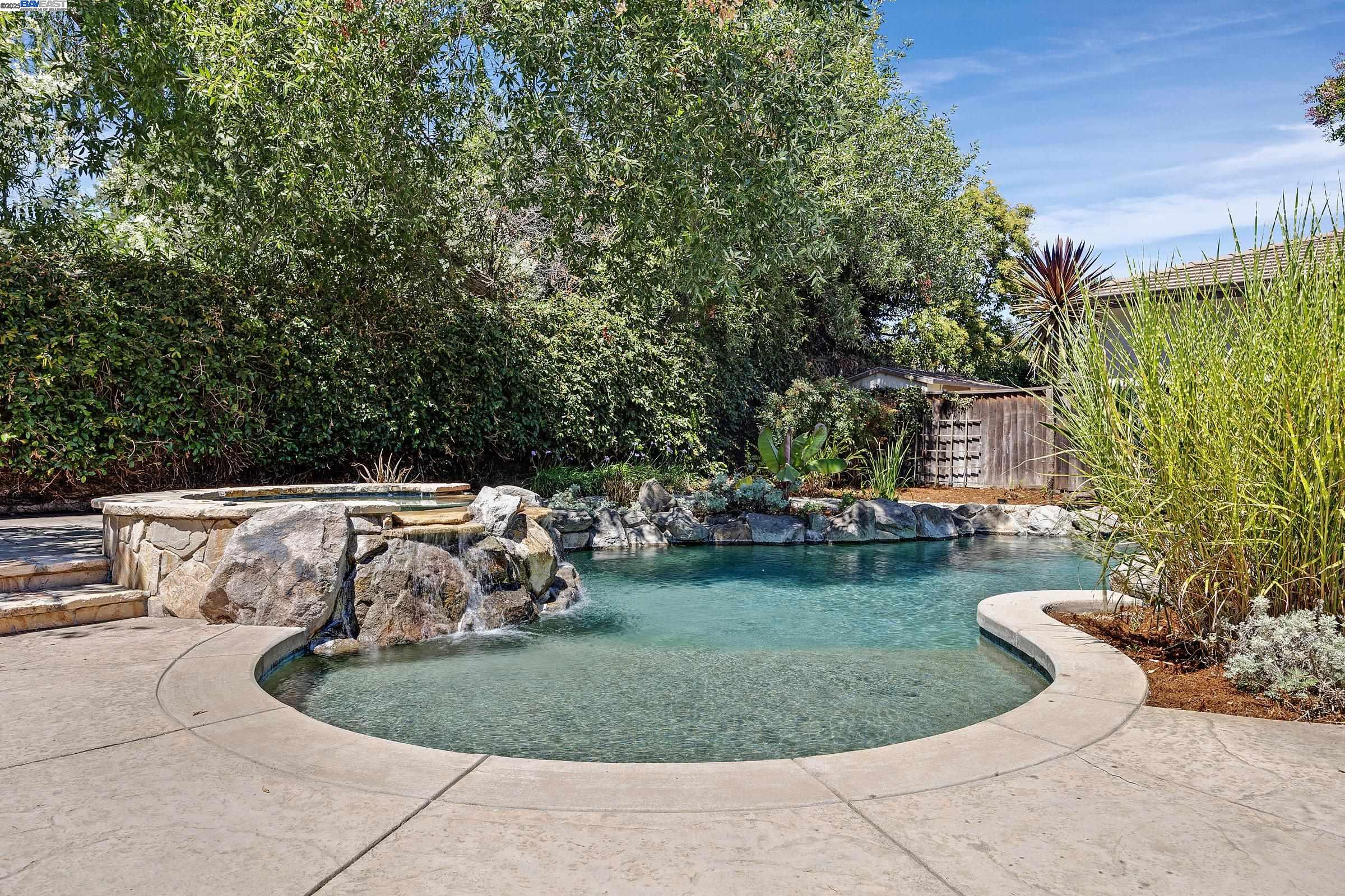 2461 Ancona Cir