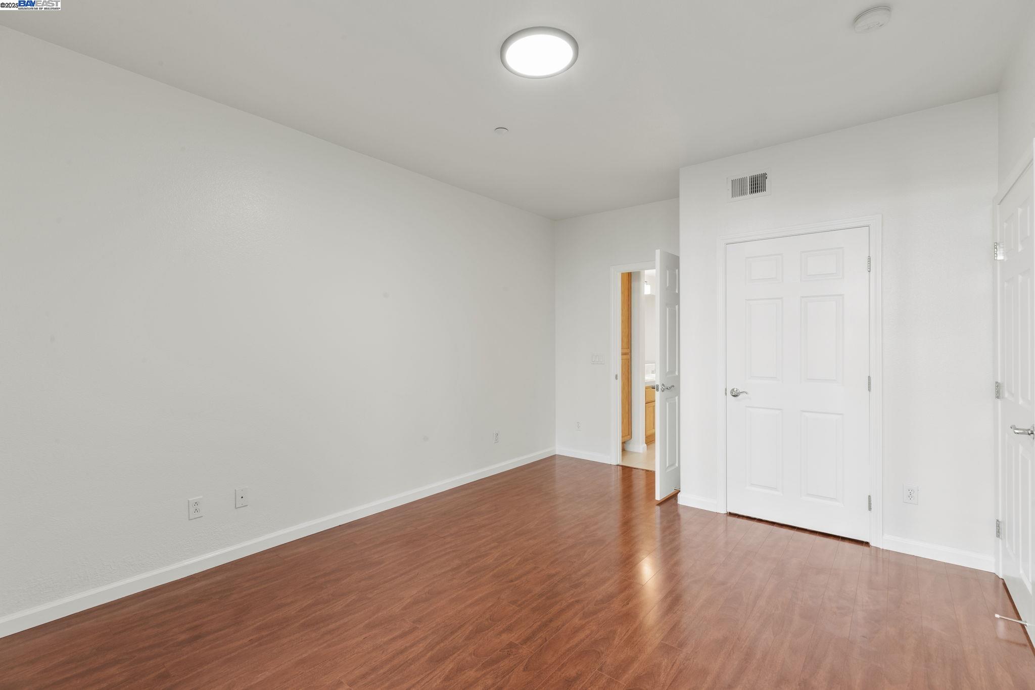 3240 Maguire Way # 103