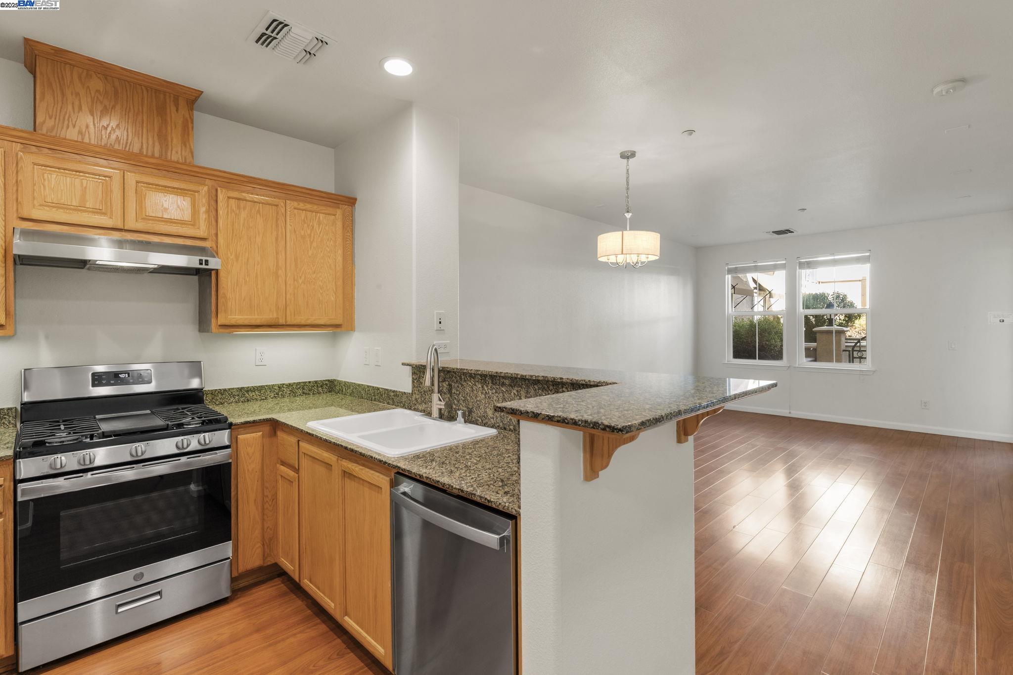 3240 Maguire Way # 103