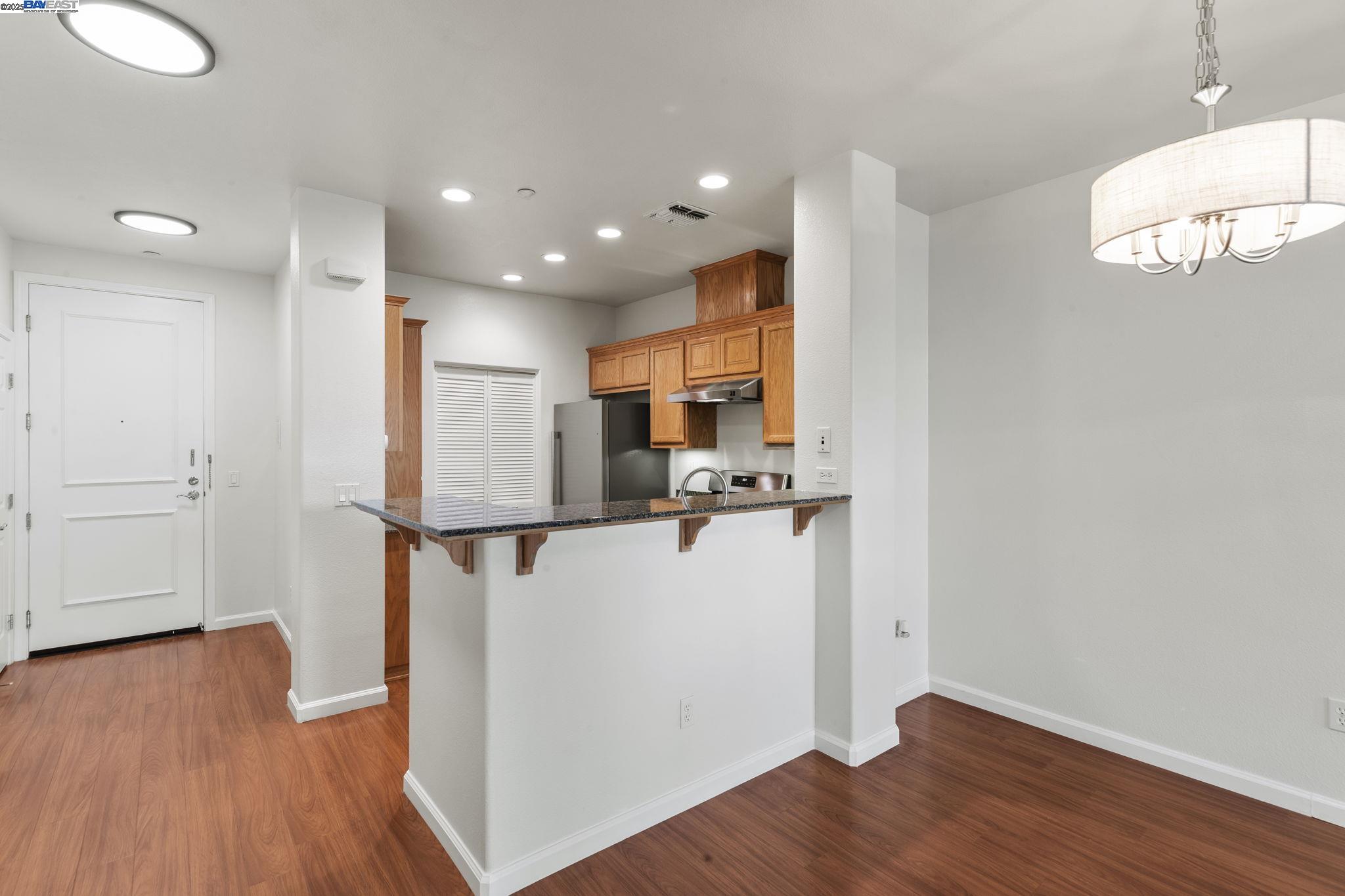 3240 Maguire Way # 103