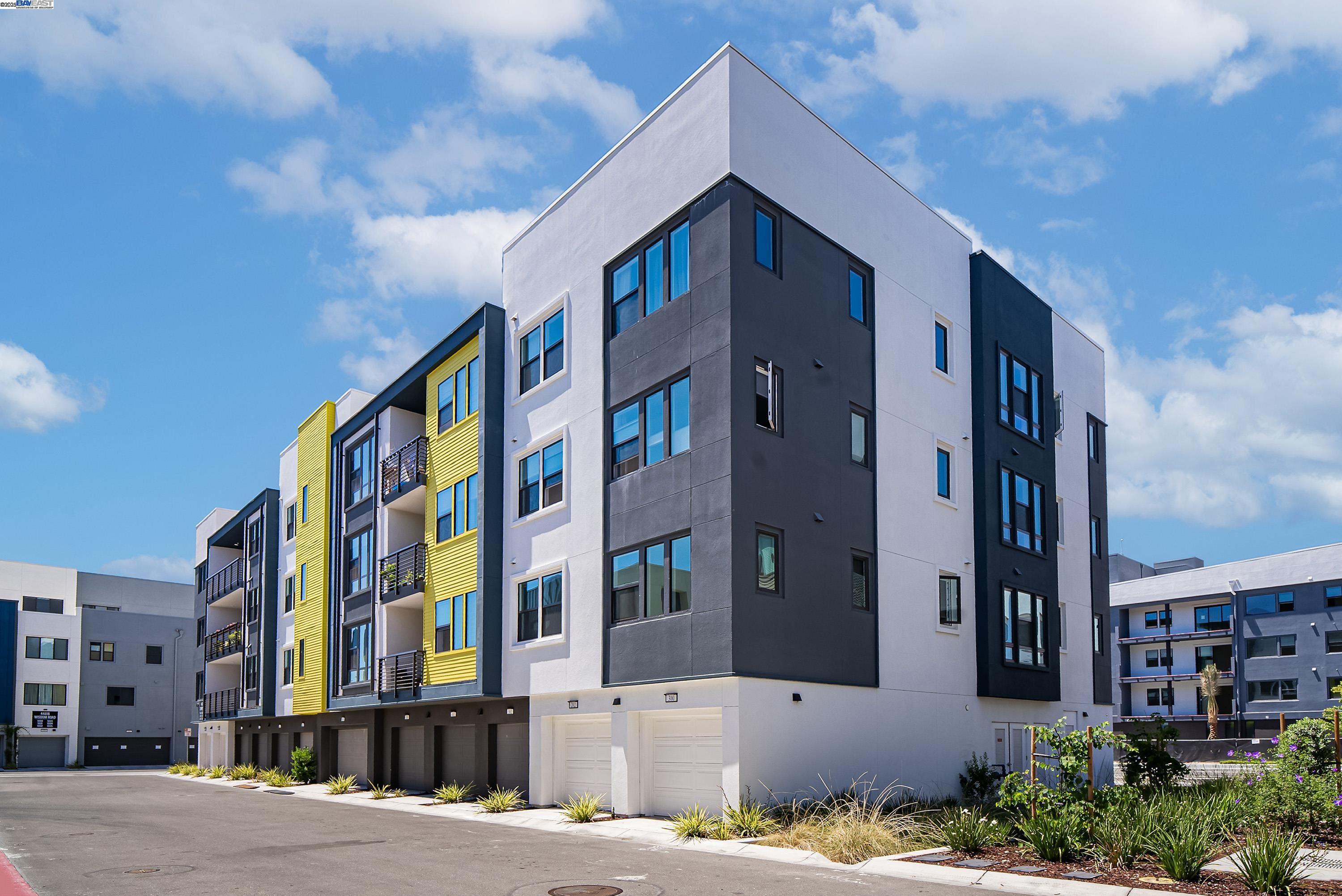 44867 S Grimmer Blvd # 300