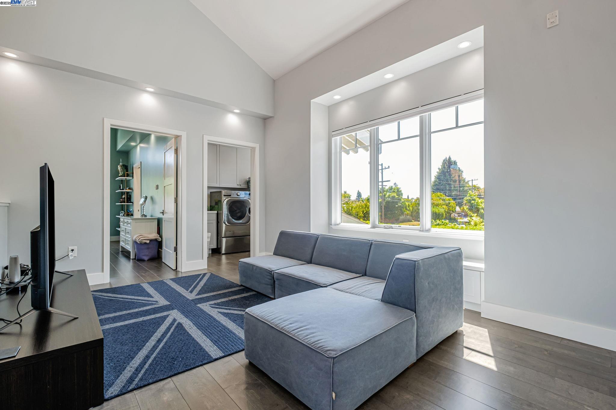 375 Hillview Dr