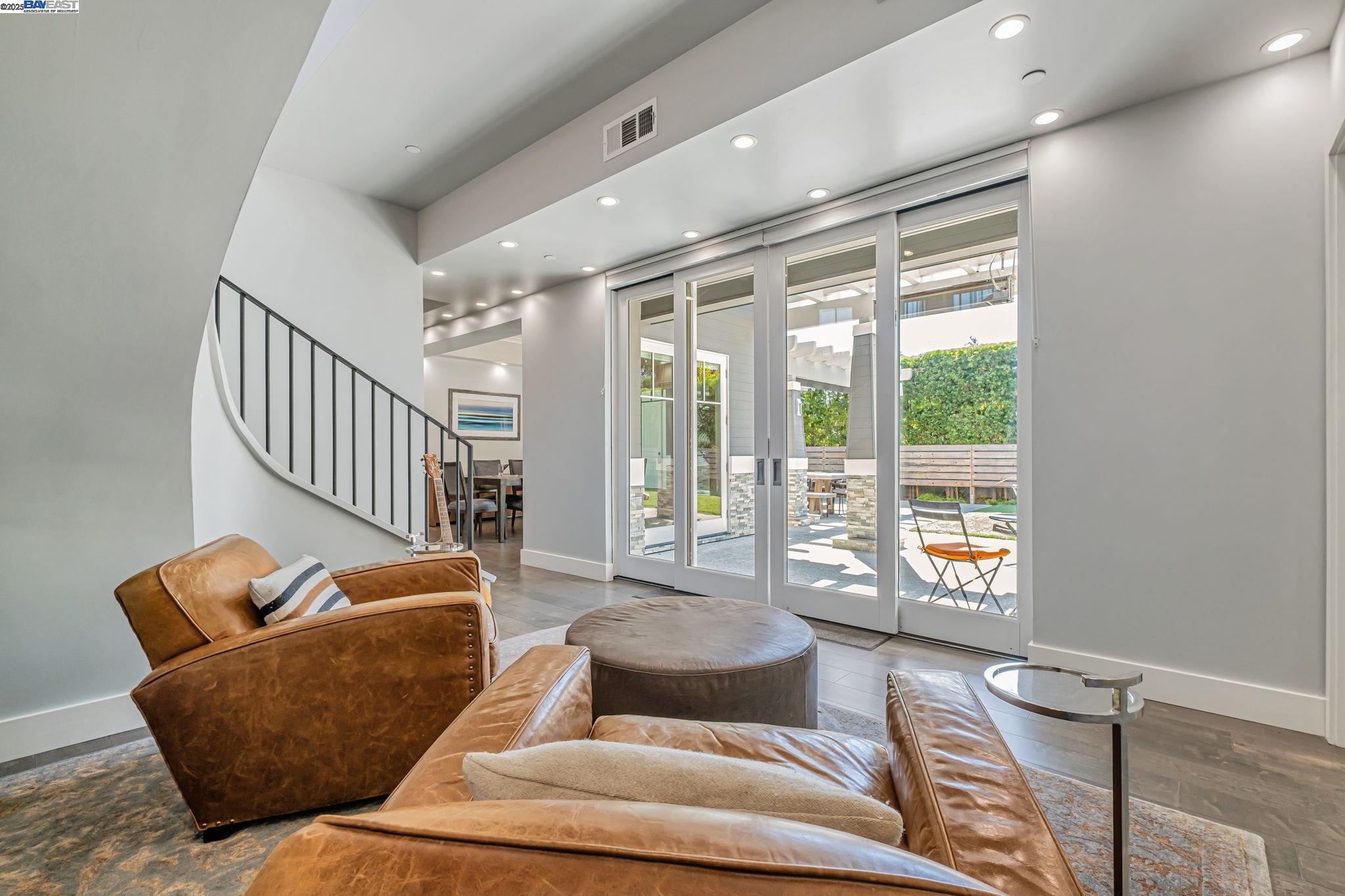 375 Hillview Dr