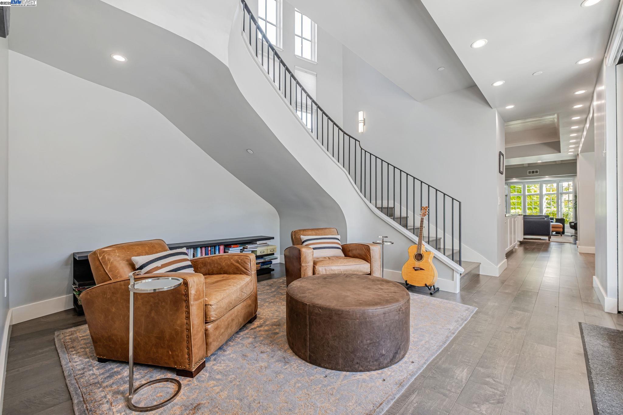 375 Hillview Dr