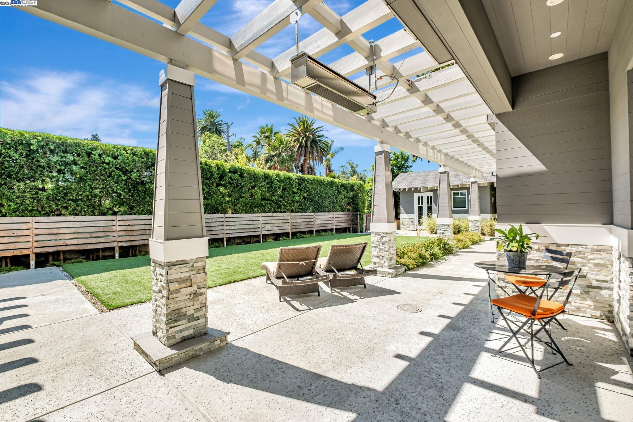 375 Hillview Dr