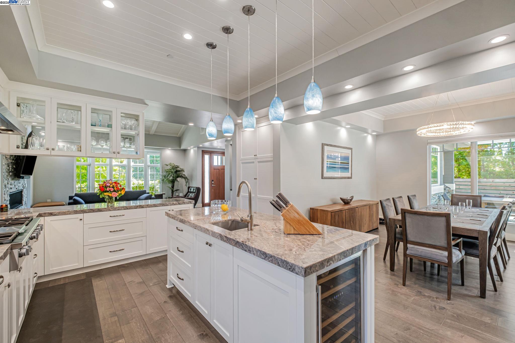 375 Hillview Dr