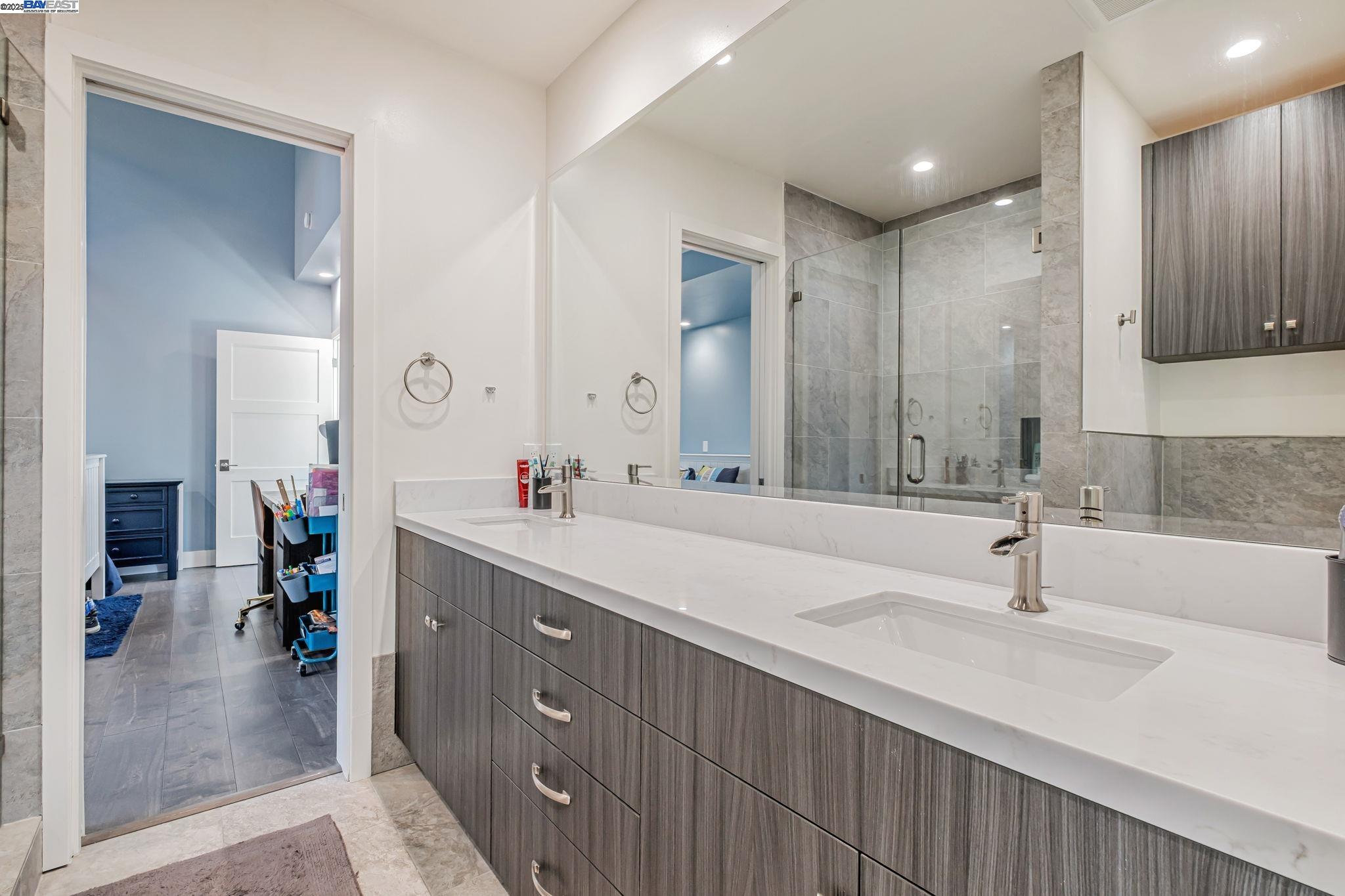 375 Hillview Dr