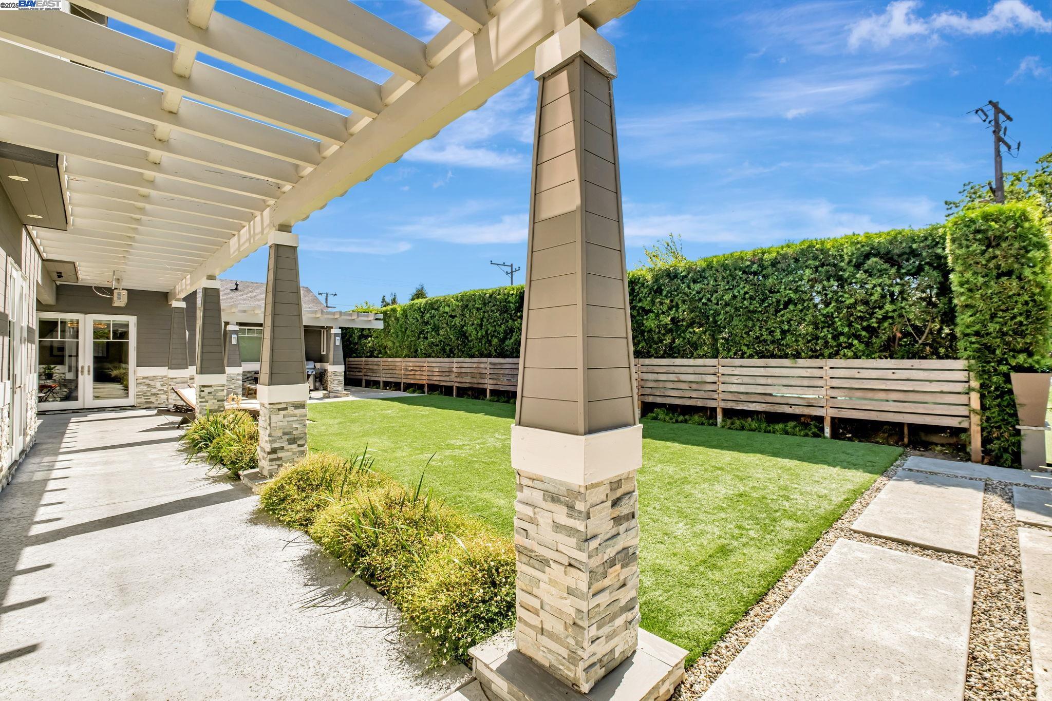 375 Hillview Dr