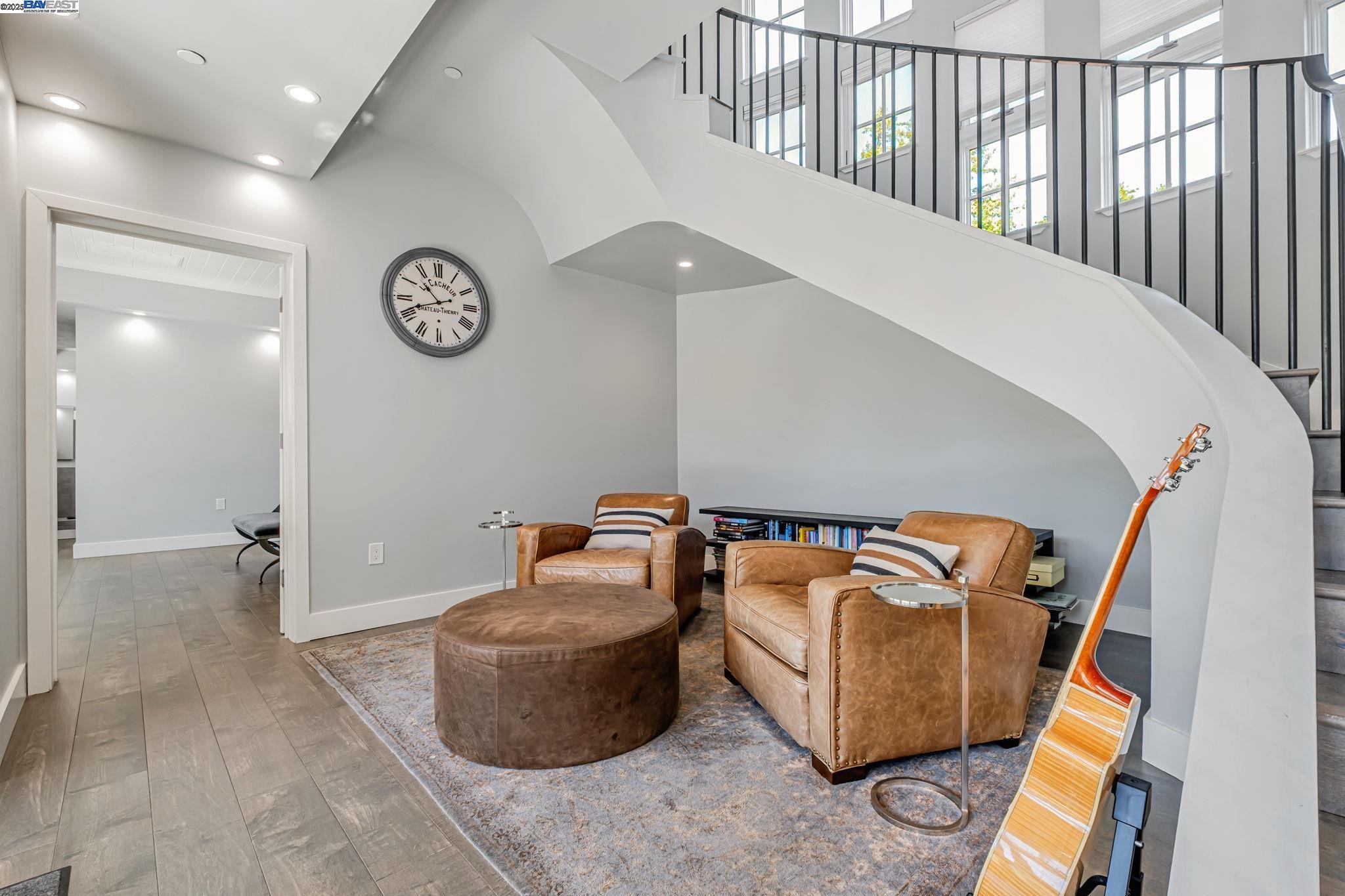 375 Hillview Dr