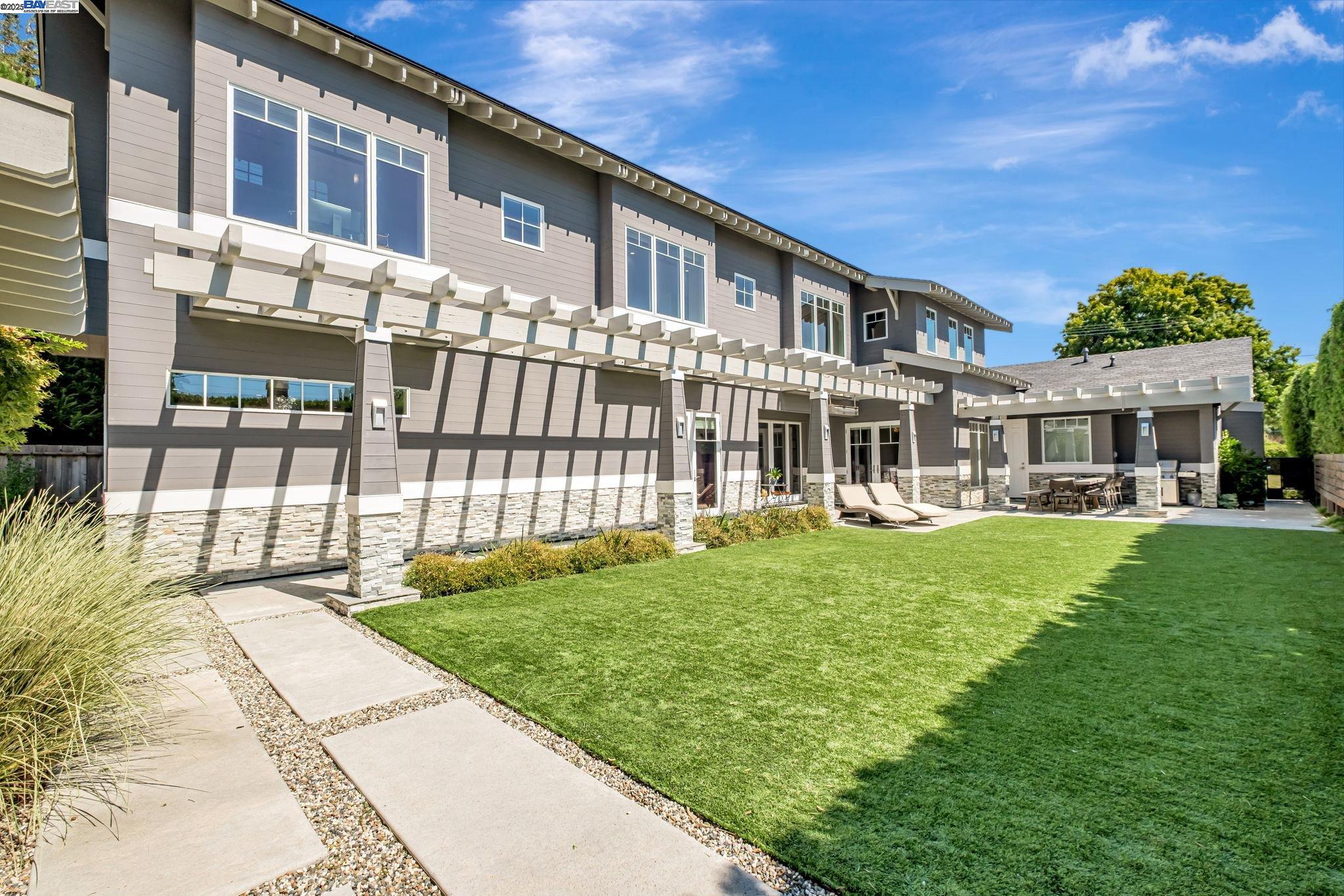 375 Hillview Dr