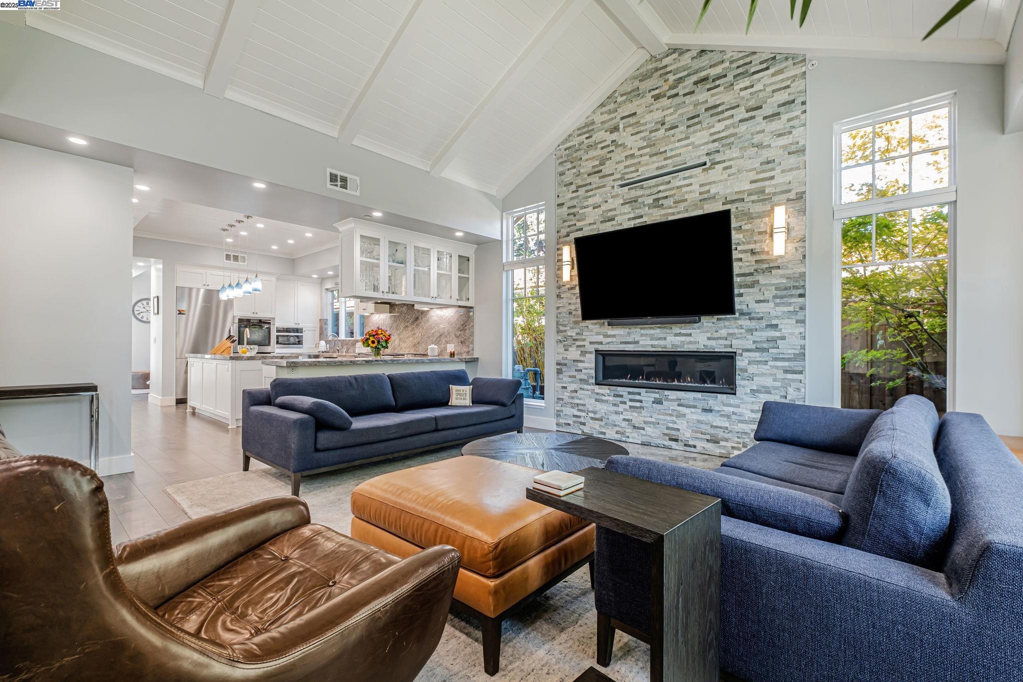 375 Hillview Dr