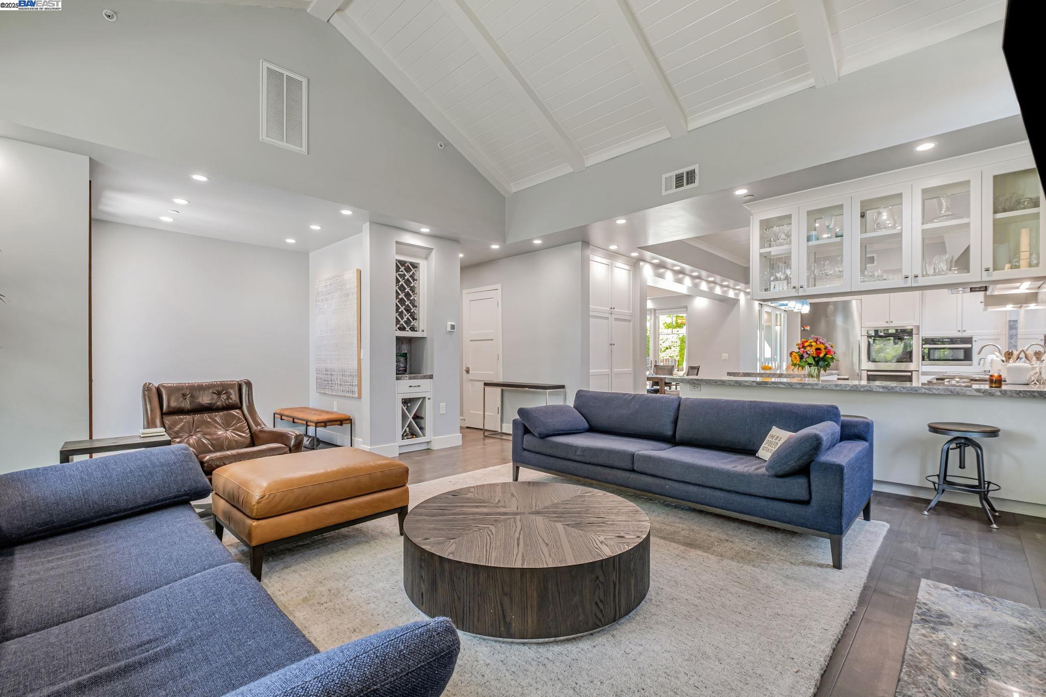 375 Hillview Dr