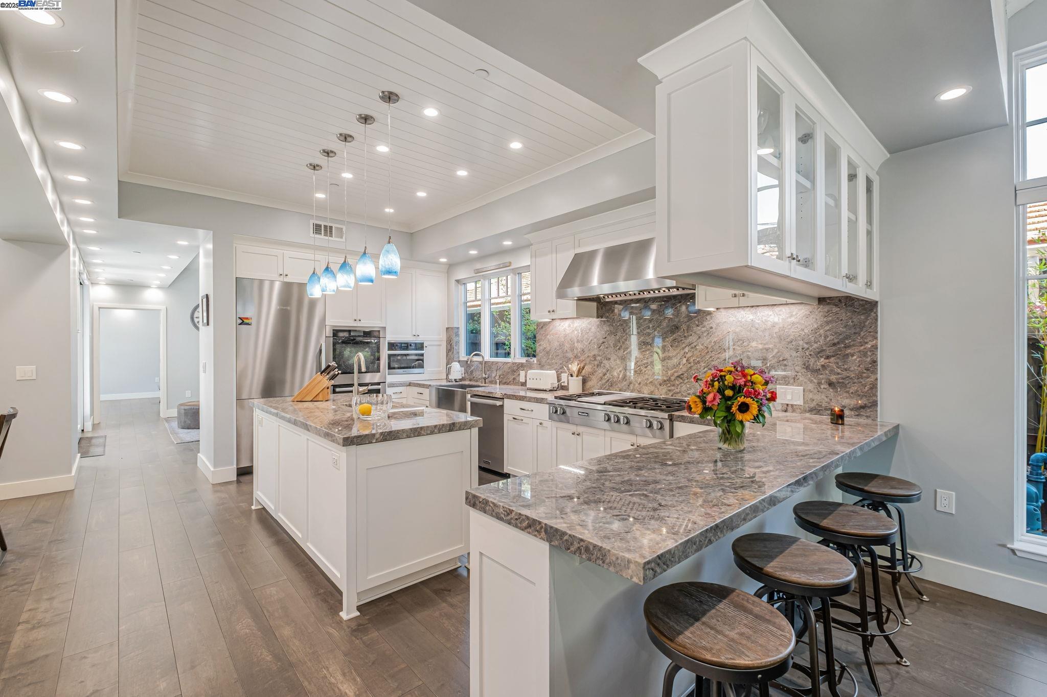 375 Hillview Dr