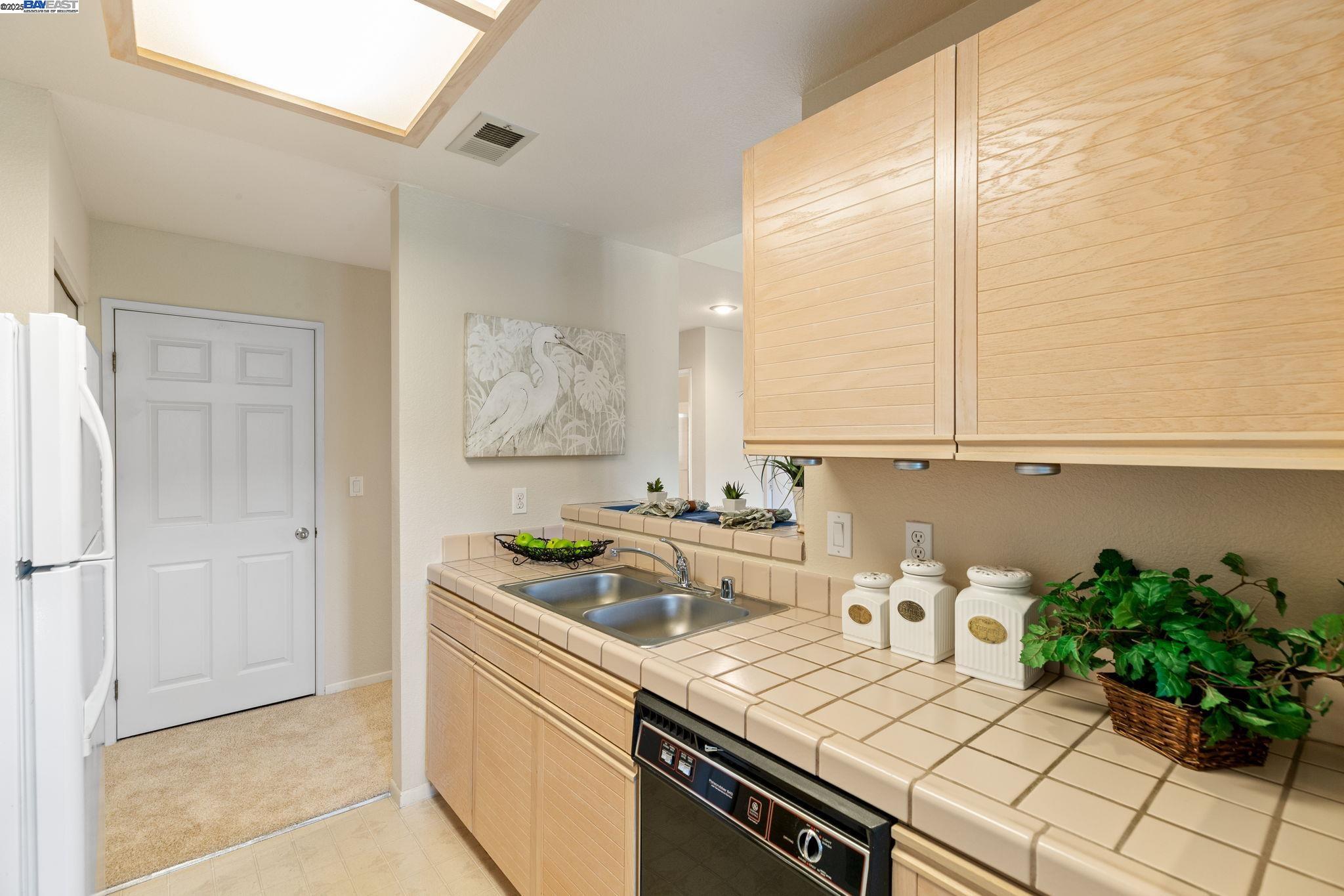 7710 Canyon Meadow Cir # D