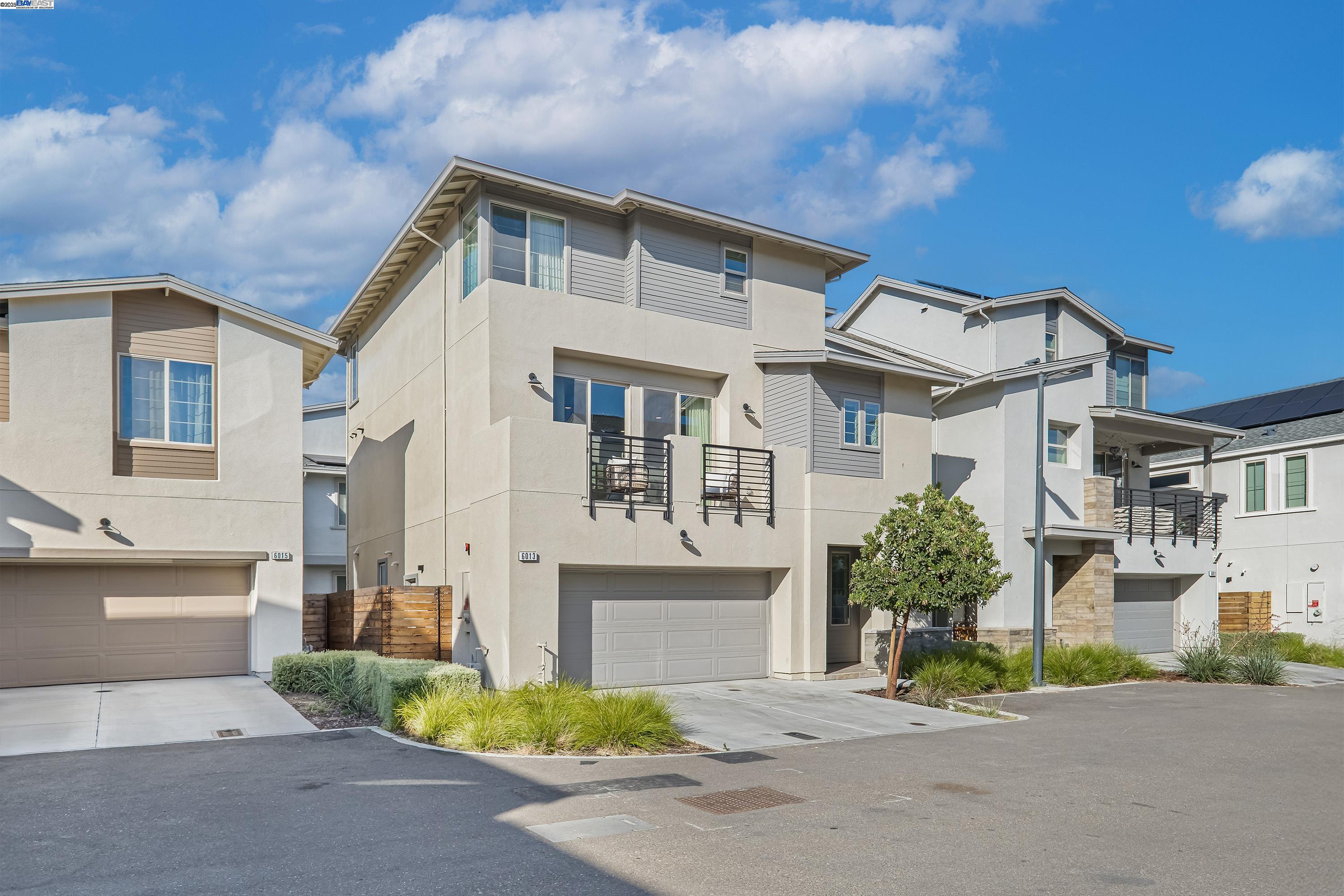 6013 Basaltina Pl